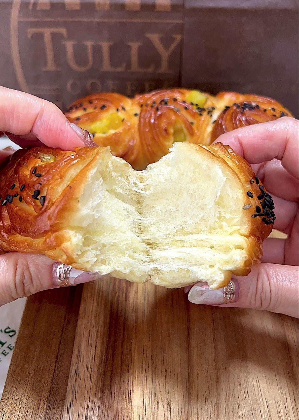 Tully's Coffee（タリーズコーヒー）のおすすめメニュー「しっとりOIMOトリプルロール」