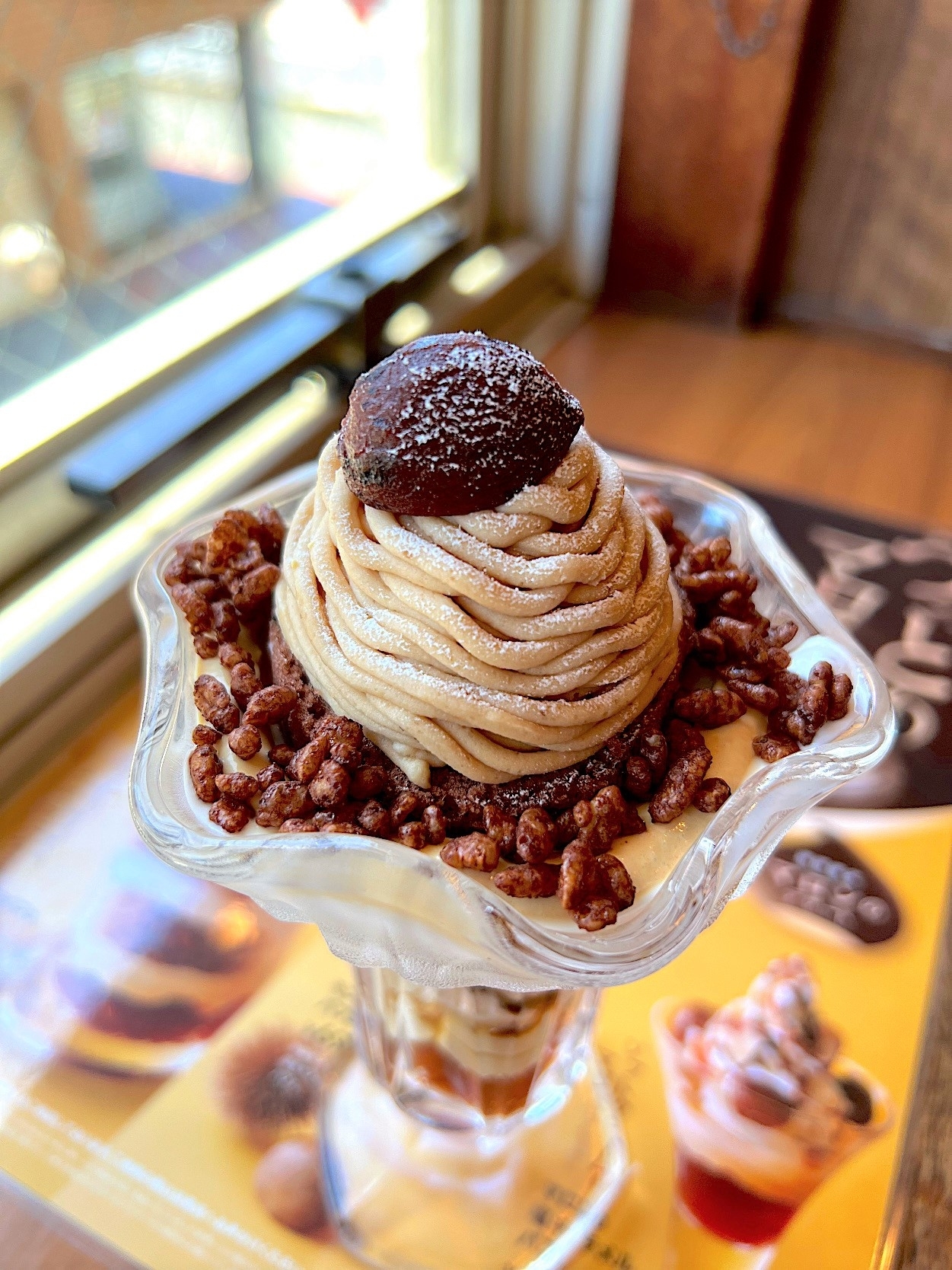 びっくりドンキーのおすすめメニュー「モンブランパフェ」