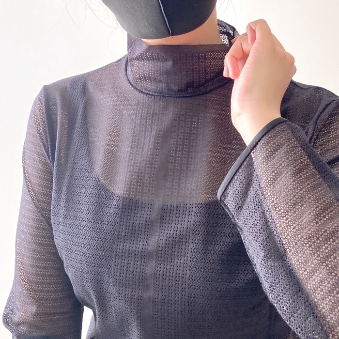 ユニクロ（ユニクロ）×Mameコラボのおすすめアイテム「メッシュハイネックT（長袖）」