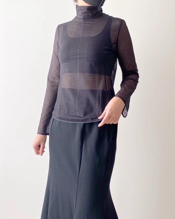 ユニクロ（ユニクロ）×Mameコラボのおすすめアイテム「メッシュハイネックT（長袖）」