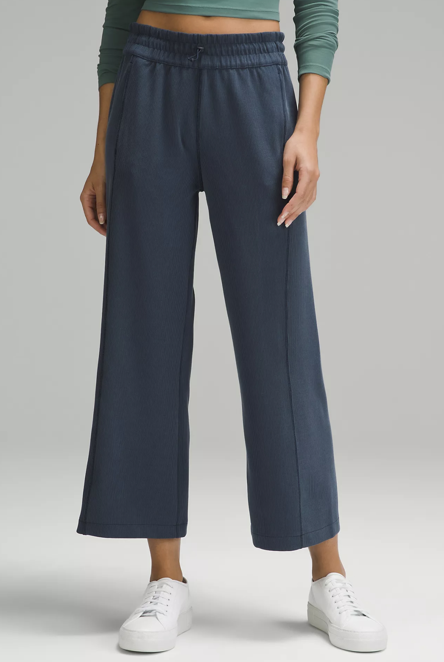 the wide leg pants in navy