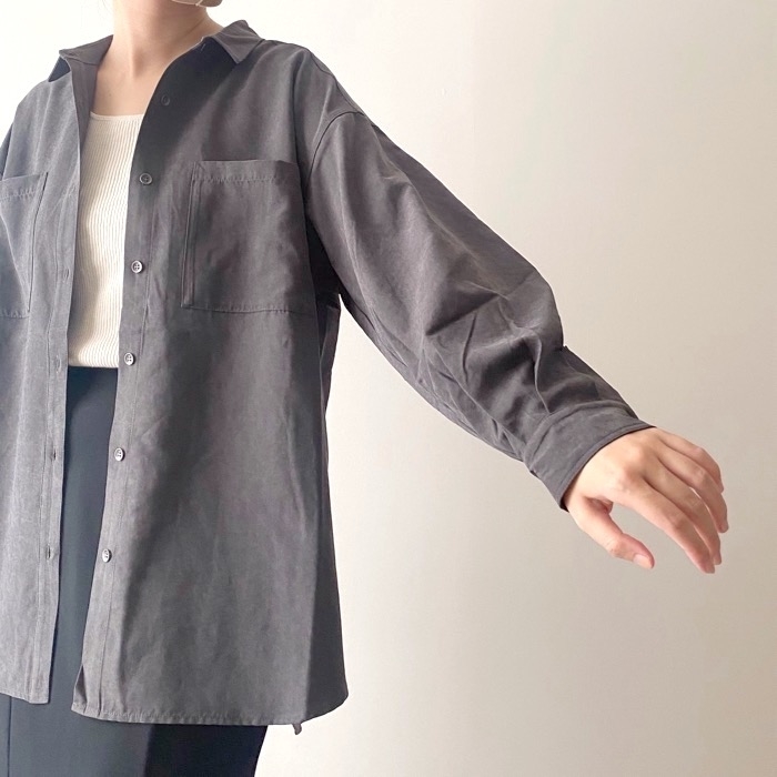 グローバルワークのオススメの商品「ピーチサテンハオリシャツ」