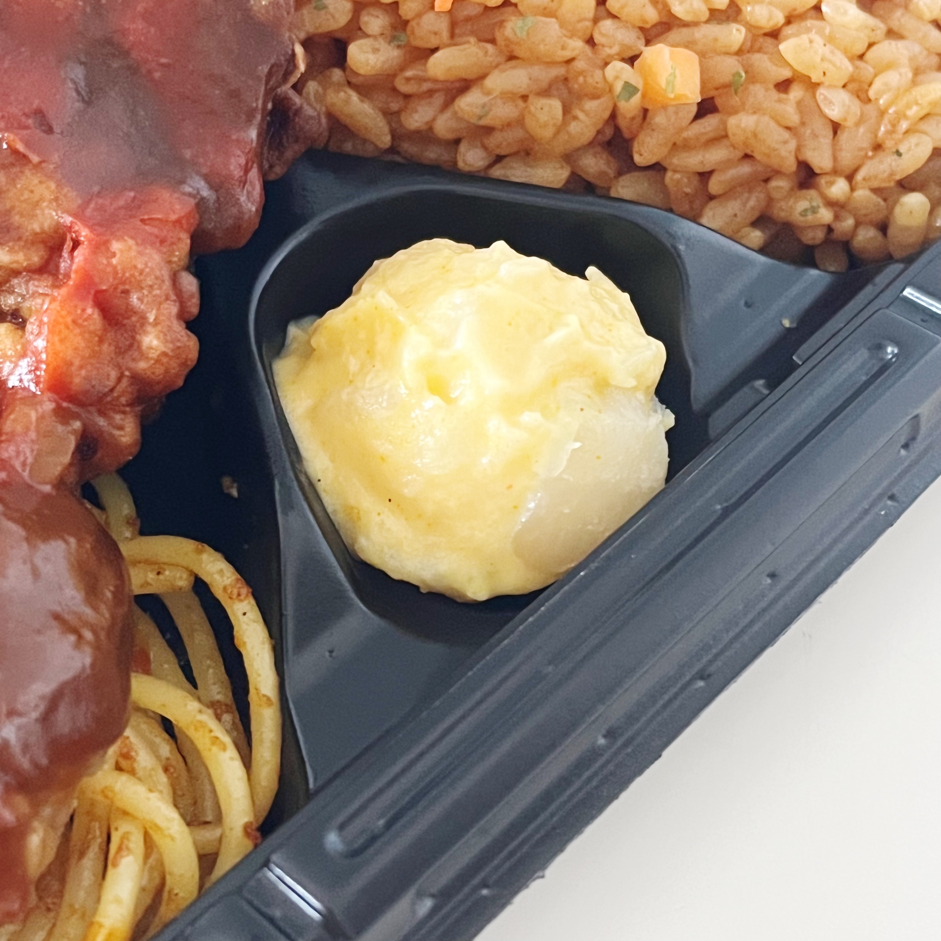 ミニストップのおすすめのお弁当「盛旨っ!大好きカレー弁当」