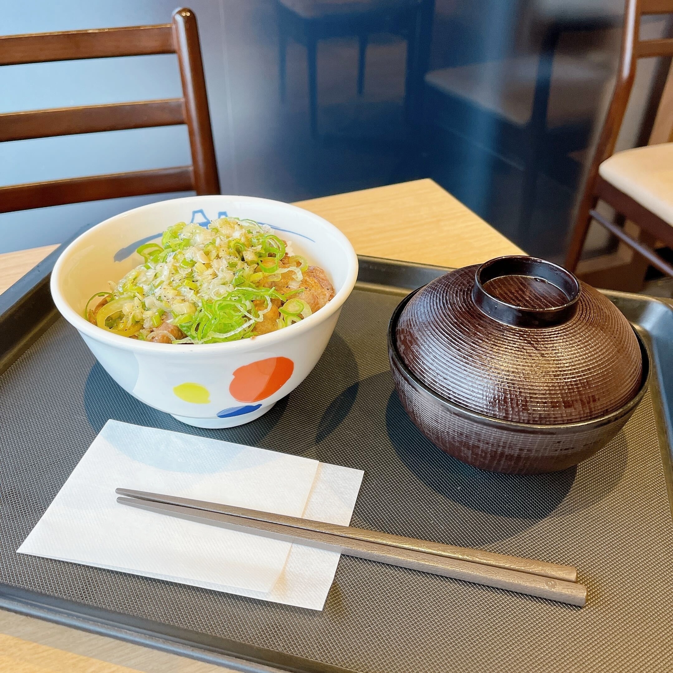 松屋のオススメの期間限定メニュー「ネギ塩牛焼肉丼」