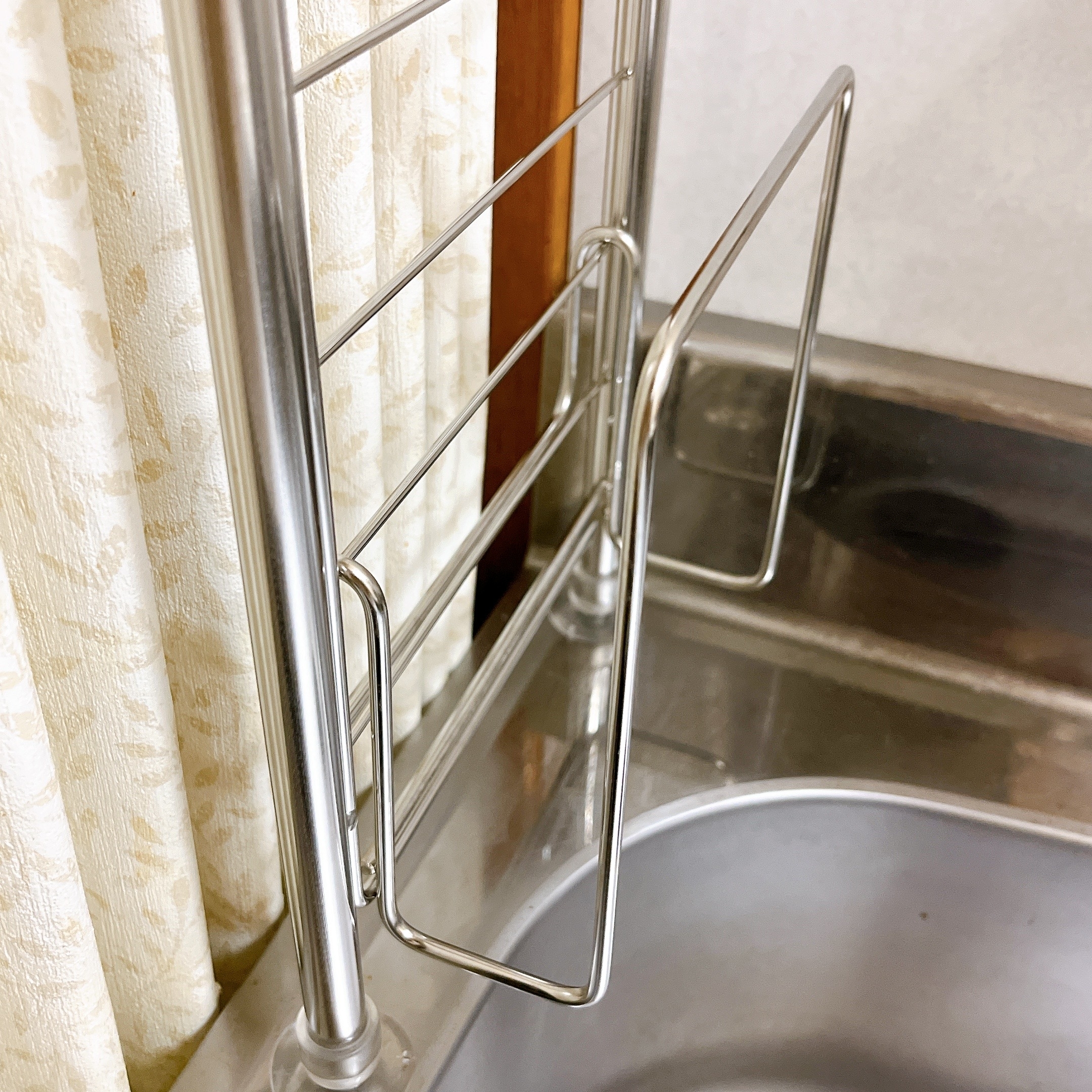 ニトリのオススメのグッズ「【SUSシリーズ】まな板スタンド」