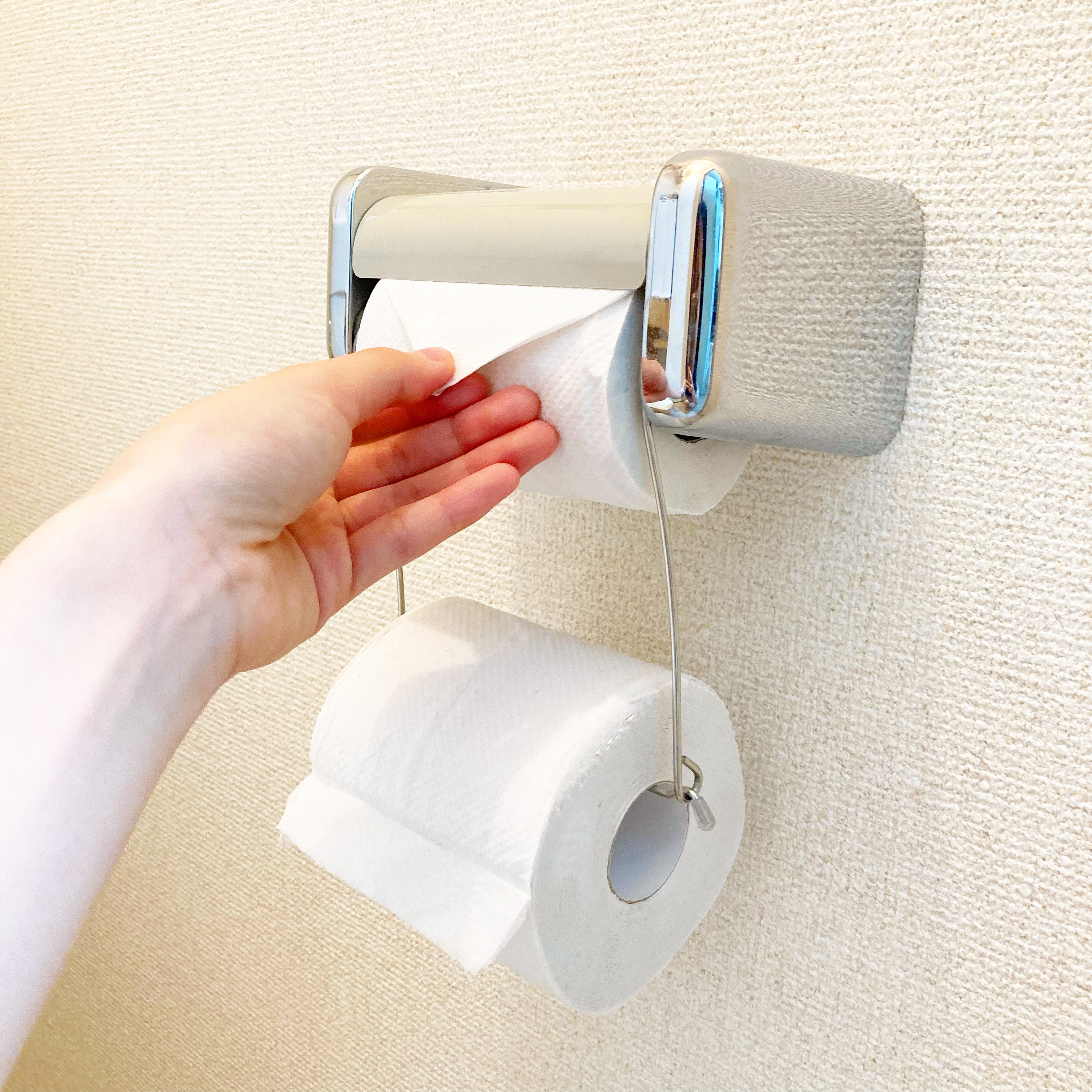 DAISO(ダイソー)のおすすめ便利グッズ「ステンレストイレットペーパーホルダー」