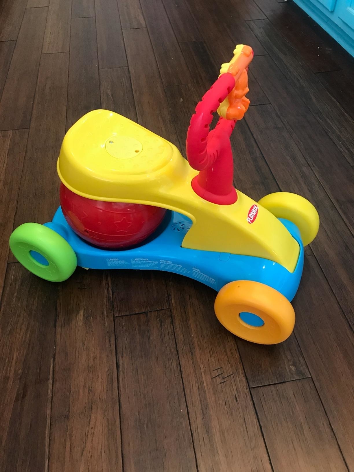 A reviewer&#x27;s ride-on toy