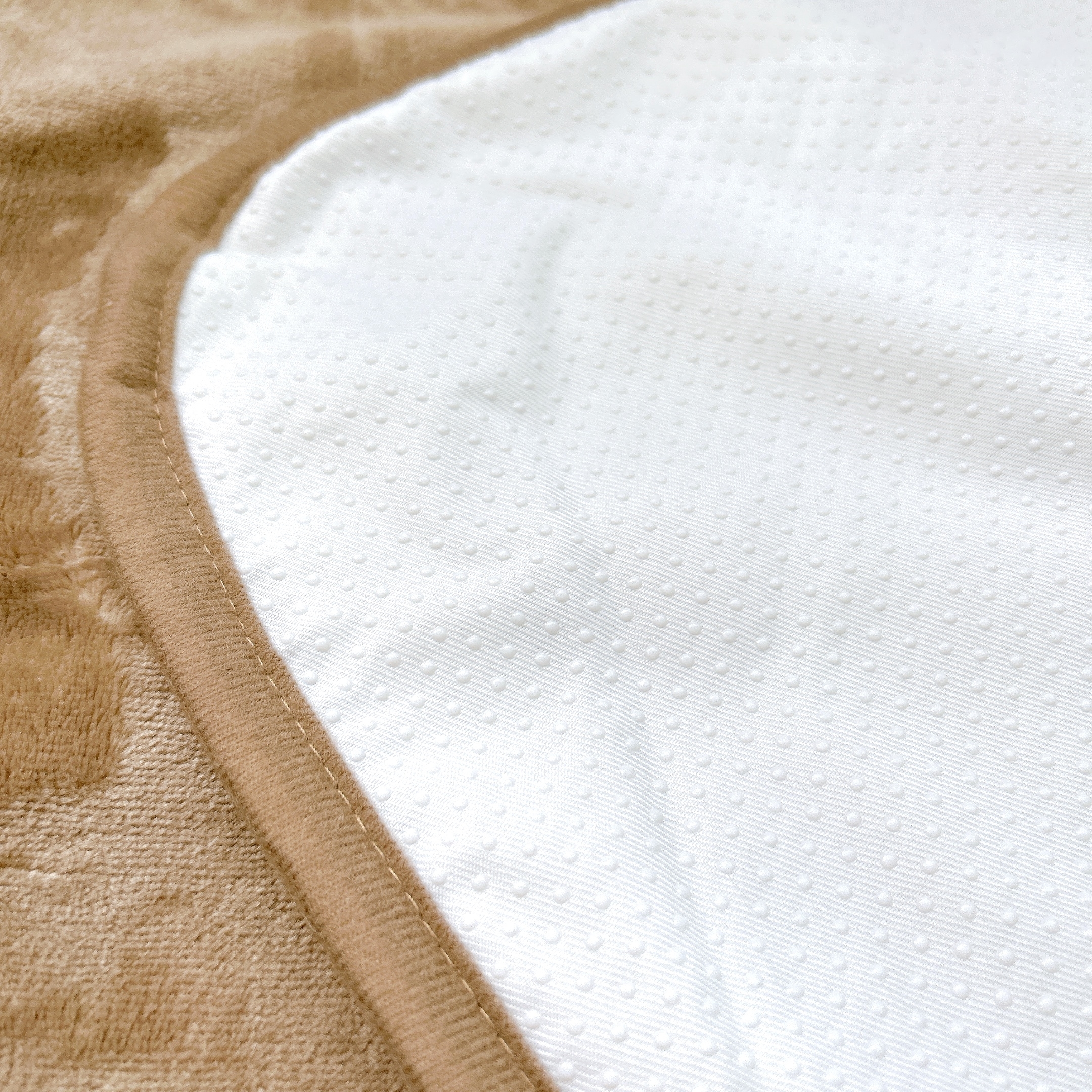 無印良品のおすすめ寒さ対策グッズ「ソファで使えるホットシート」