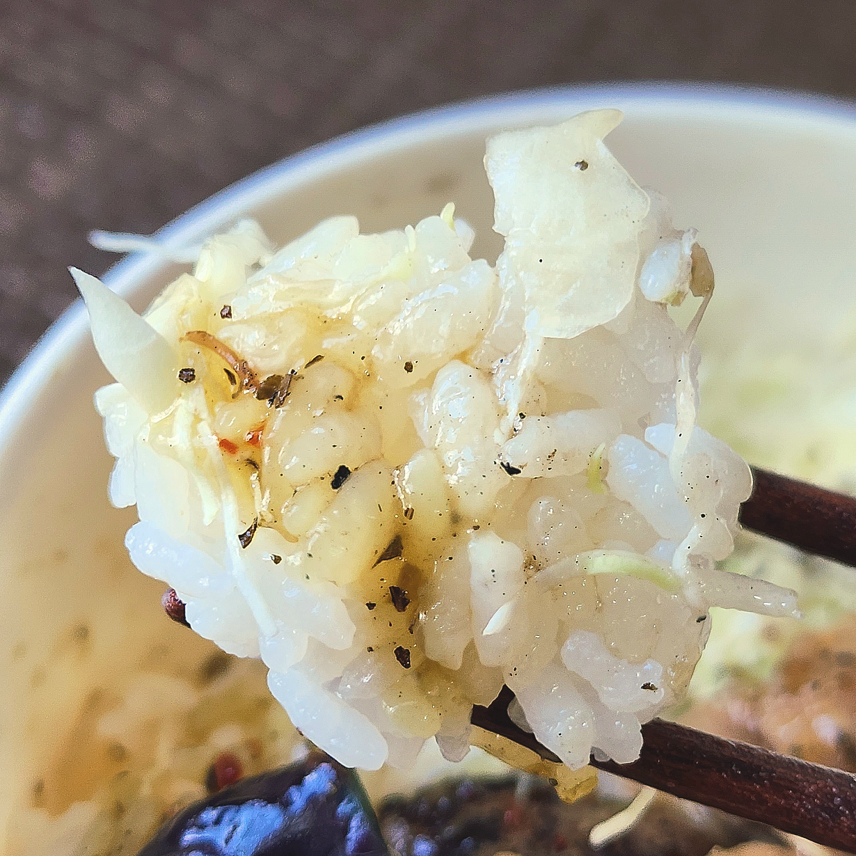 LAWSON(ローソン)のおすすめお弁当「鶏肉と彩り野菜のバジルソース丼」