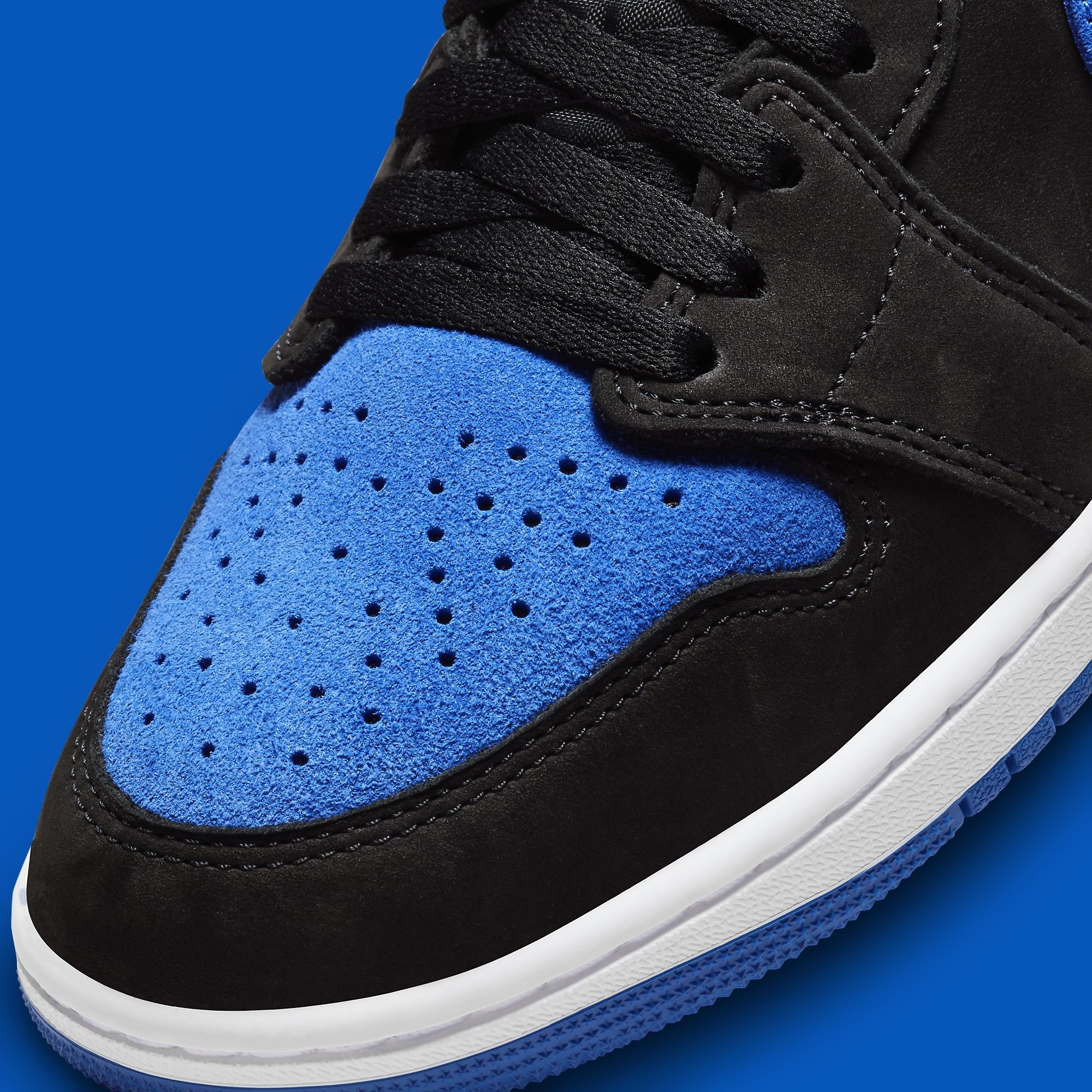 O Air Jordan 1 Royal Reimagined chega no dia 4 de novembro