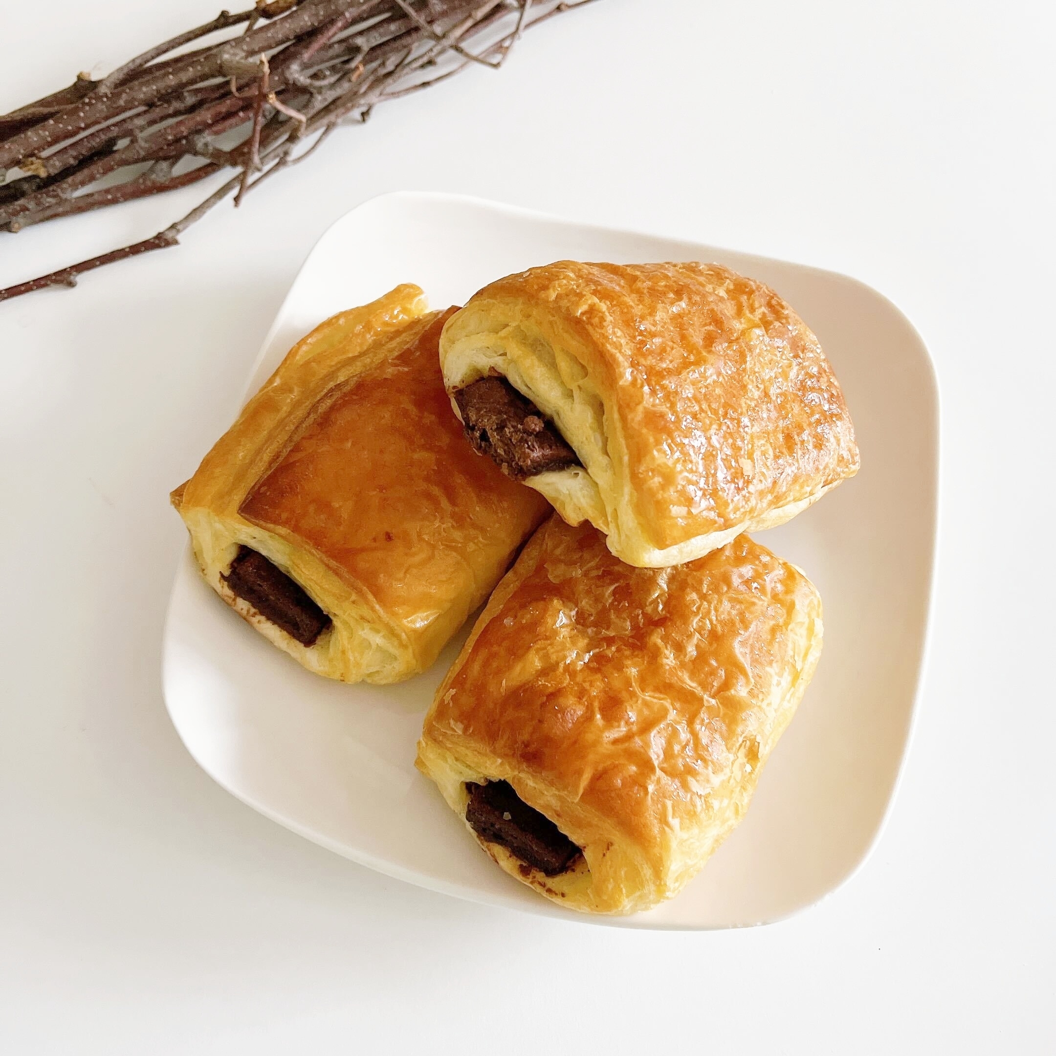 FamilyMart(ファミリーマート)のオススメのパン「パン・オ・ショコラ3個入」