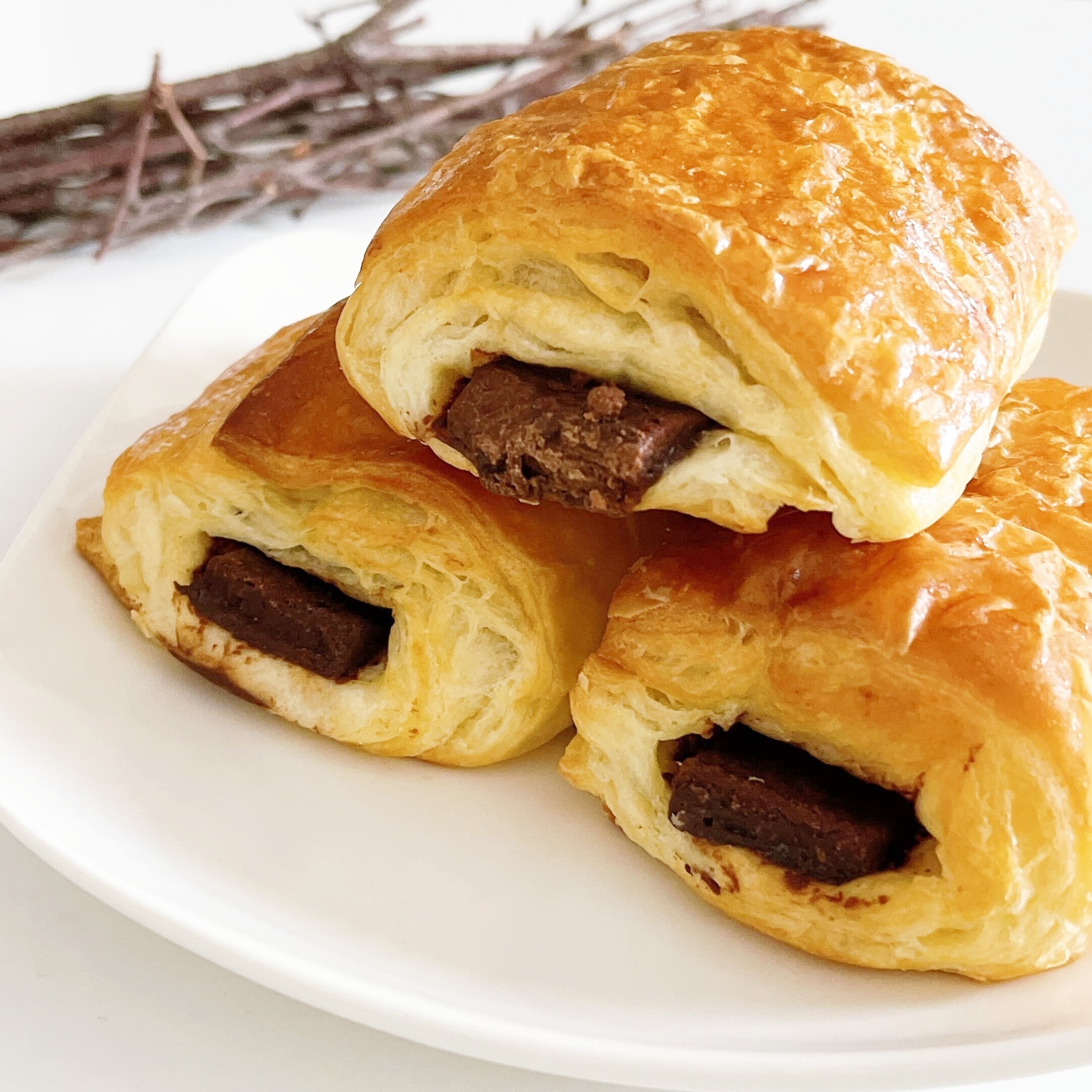 FamilyMart(ファミリーマート)のオススメのパン「パン・オ・ショコラ3個入」