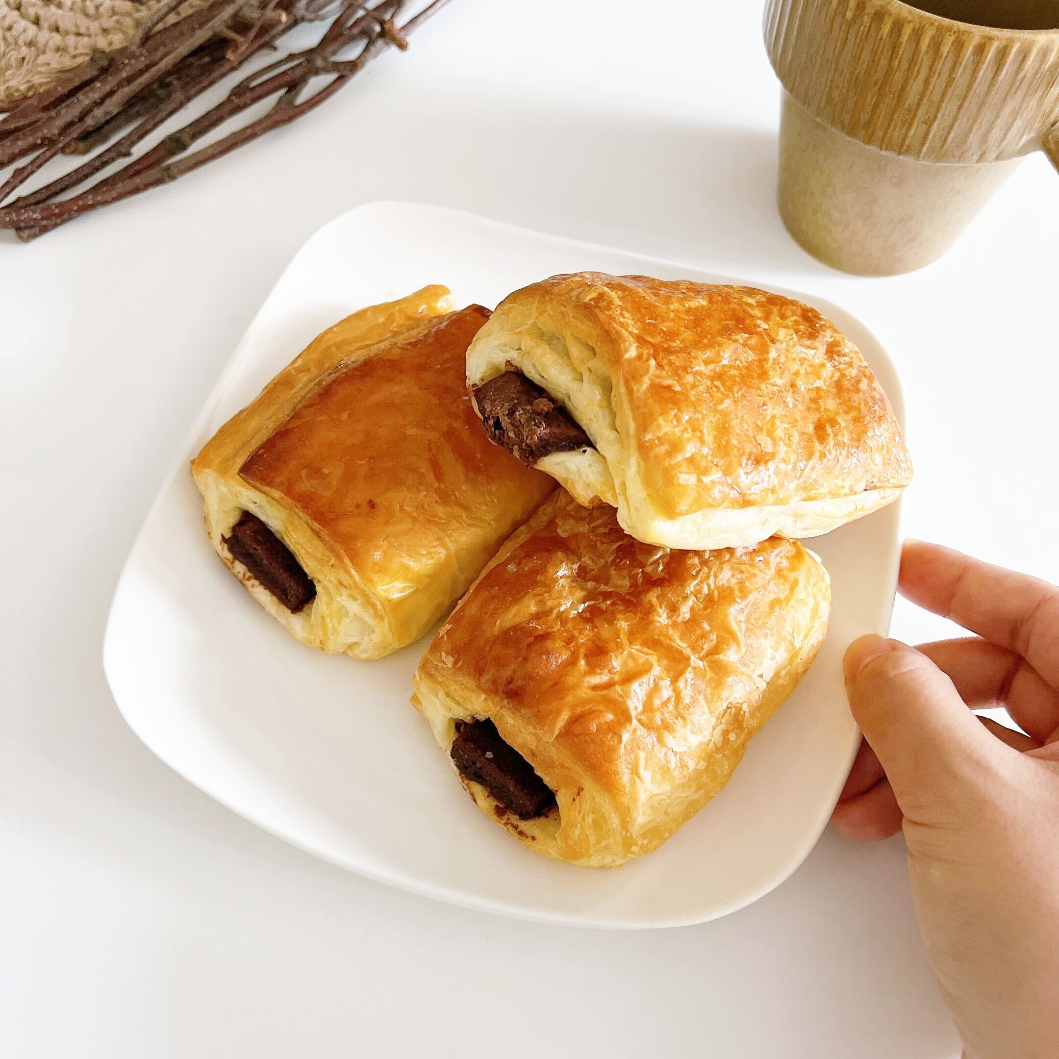 FamilyMart(ファミリーマート)のオススメのパン「パン・オ・ショコラ3個入」