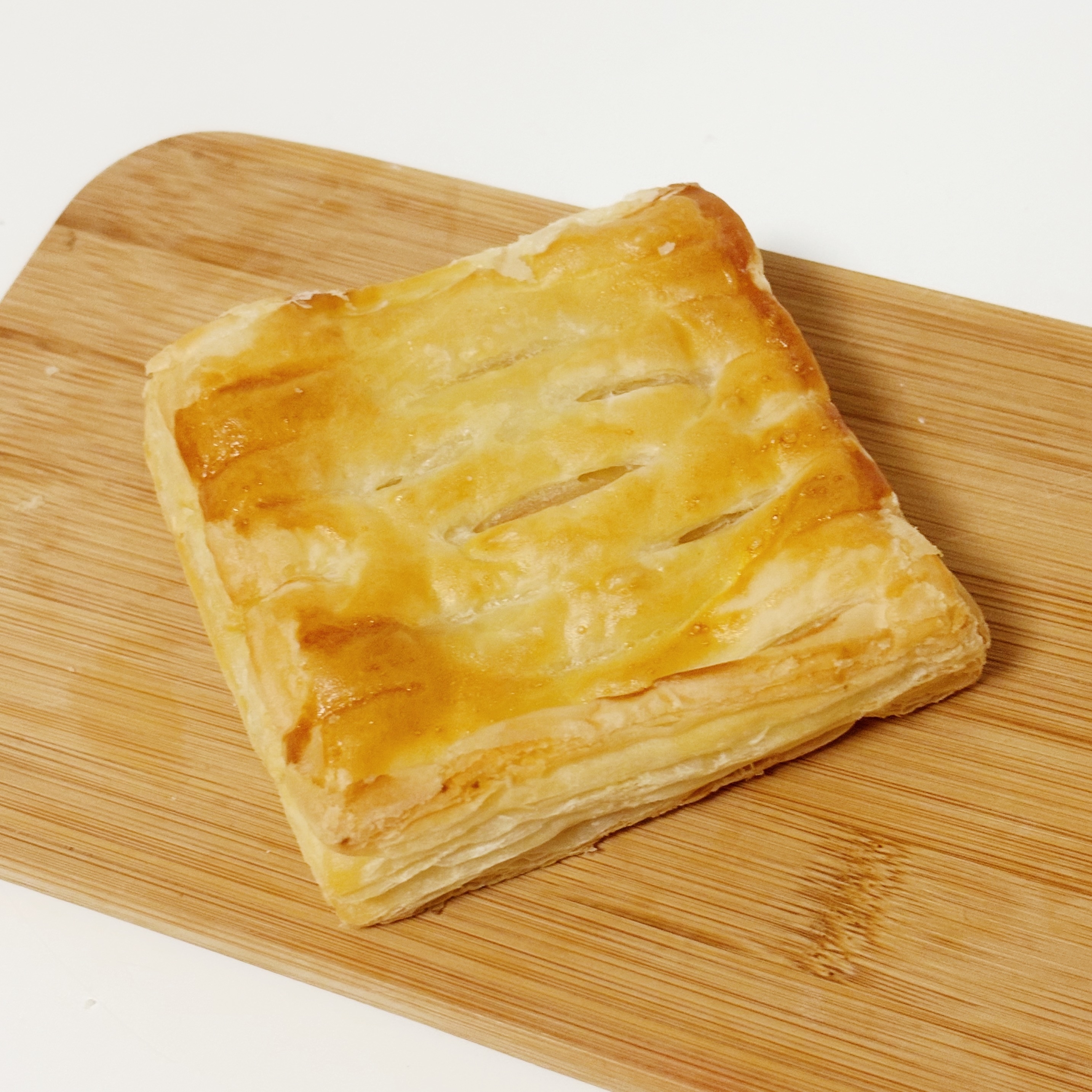 ミスドのおすすめのパイ「エビ香るクリーミービスクパイ」