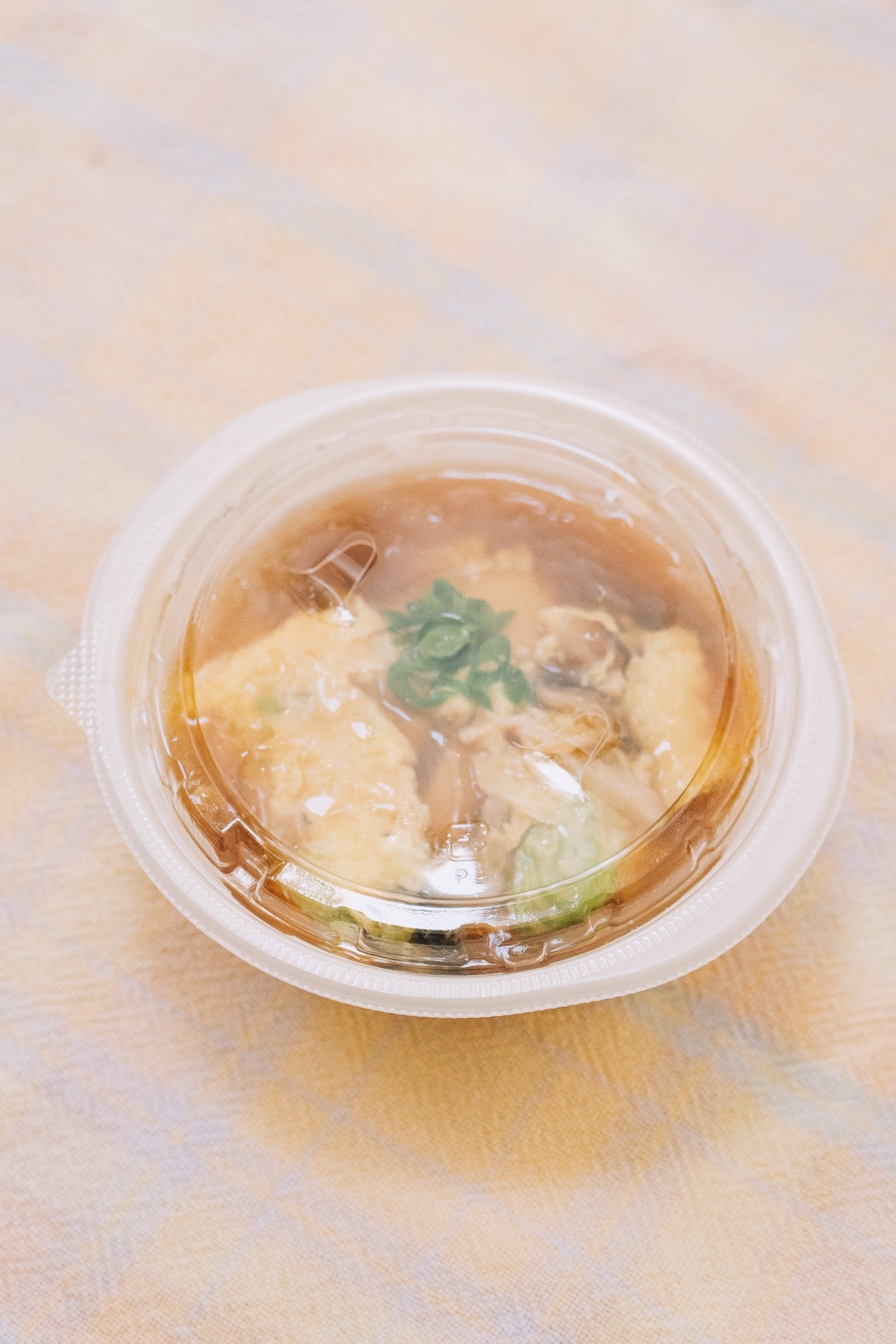 セブンのオススメグルメ「鶏ガラ仕立ての天津風玉子あんかけ豆腐」