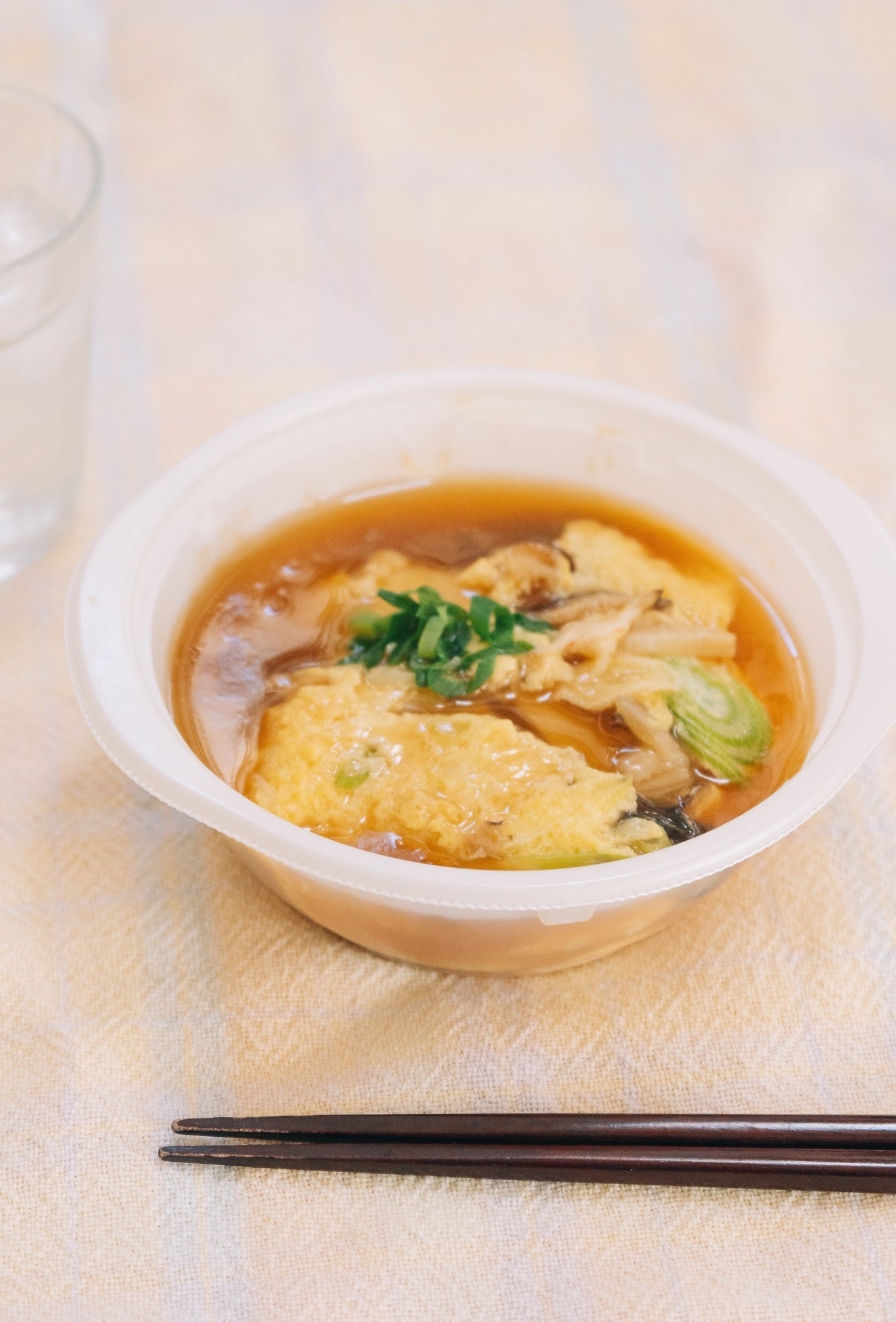 セブンのオススメグルメ「鶏ガラ仕立ての天津風玉子あんかけ豆腐」