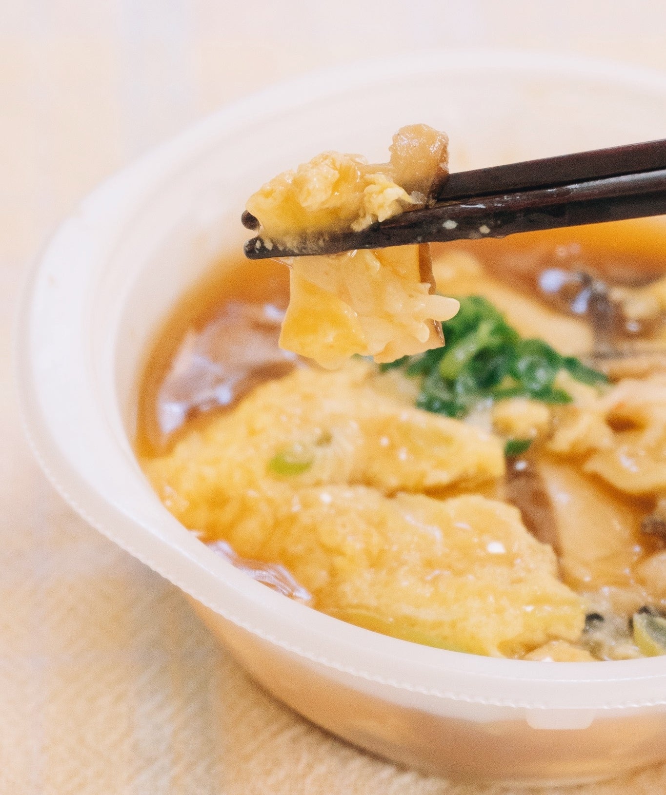 セブンのオススメグルメ「鶏ガラ仕立ての天津風玉子あんかけ豆腐」