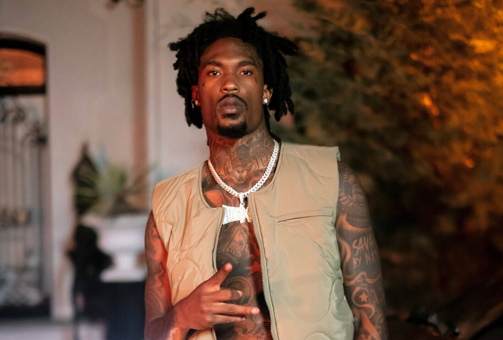 Hunxho Drops Video for "Your Friends" Featuring QC's Gloss Up Complex(01)