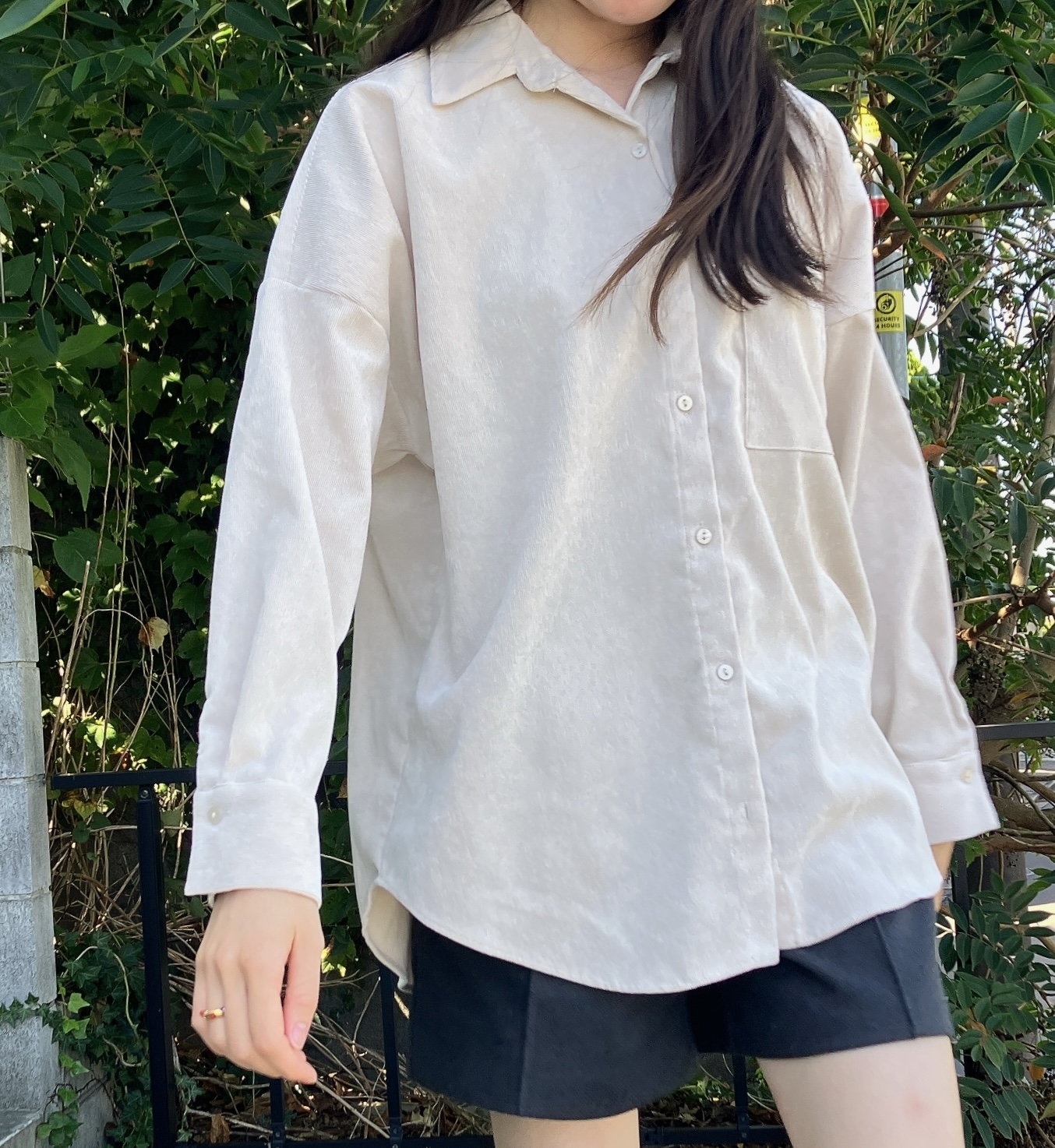 ZARA（ザラ）のおすすめシャツ「ファインコーデュロイ オーバーサイズシャツ」