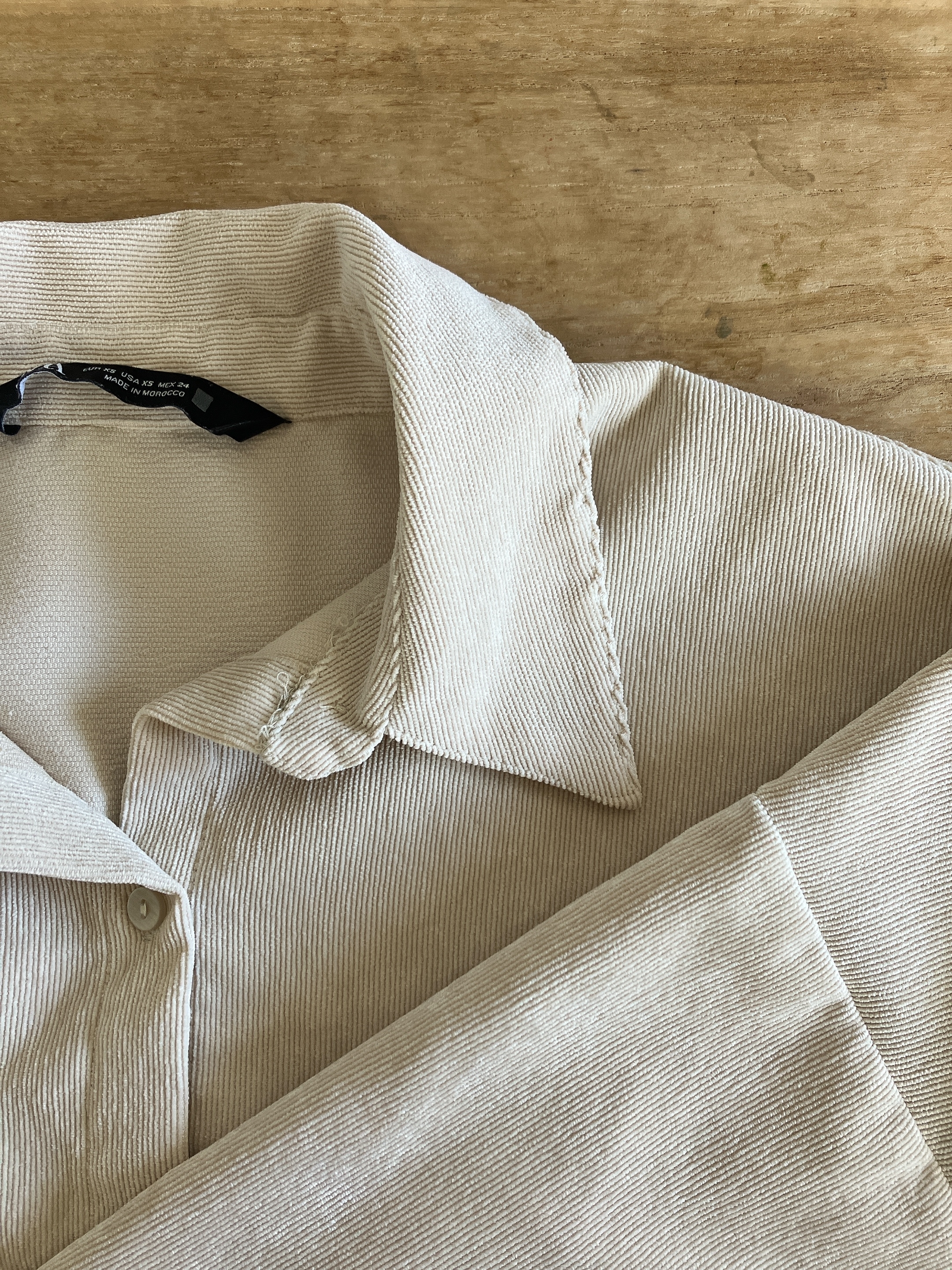 ZARA（ザラ）のおすすめシャツ「ファインコーデュロイ オーバーサイズシャツ」