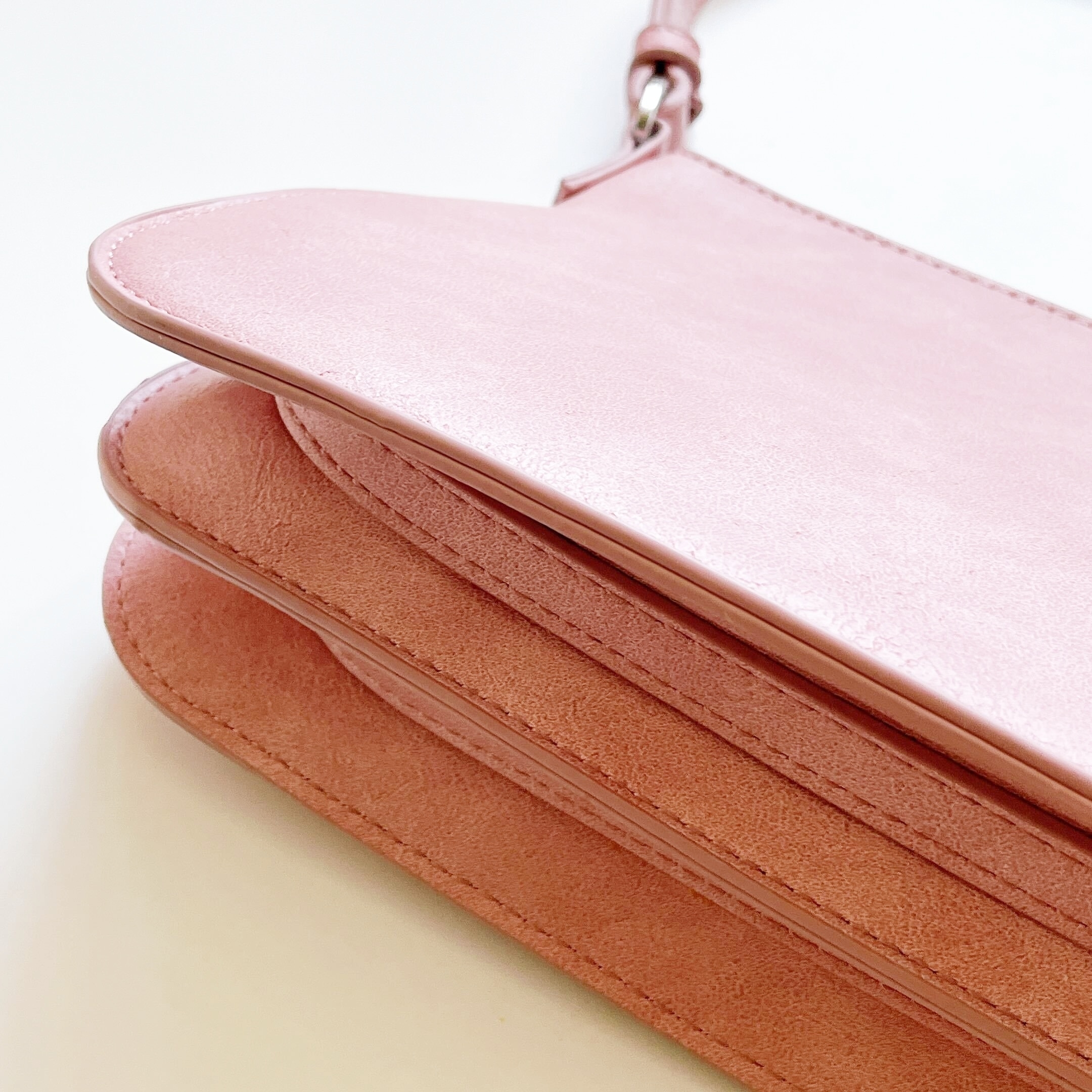 ZARA（ザラ）のオススメのバッグ「ミニマル ショルダーパッド」