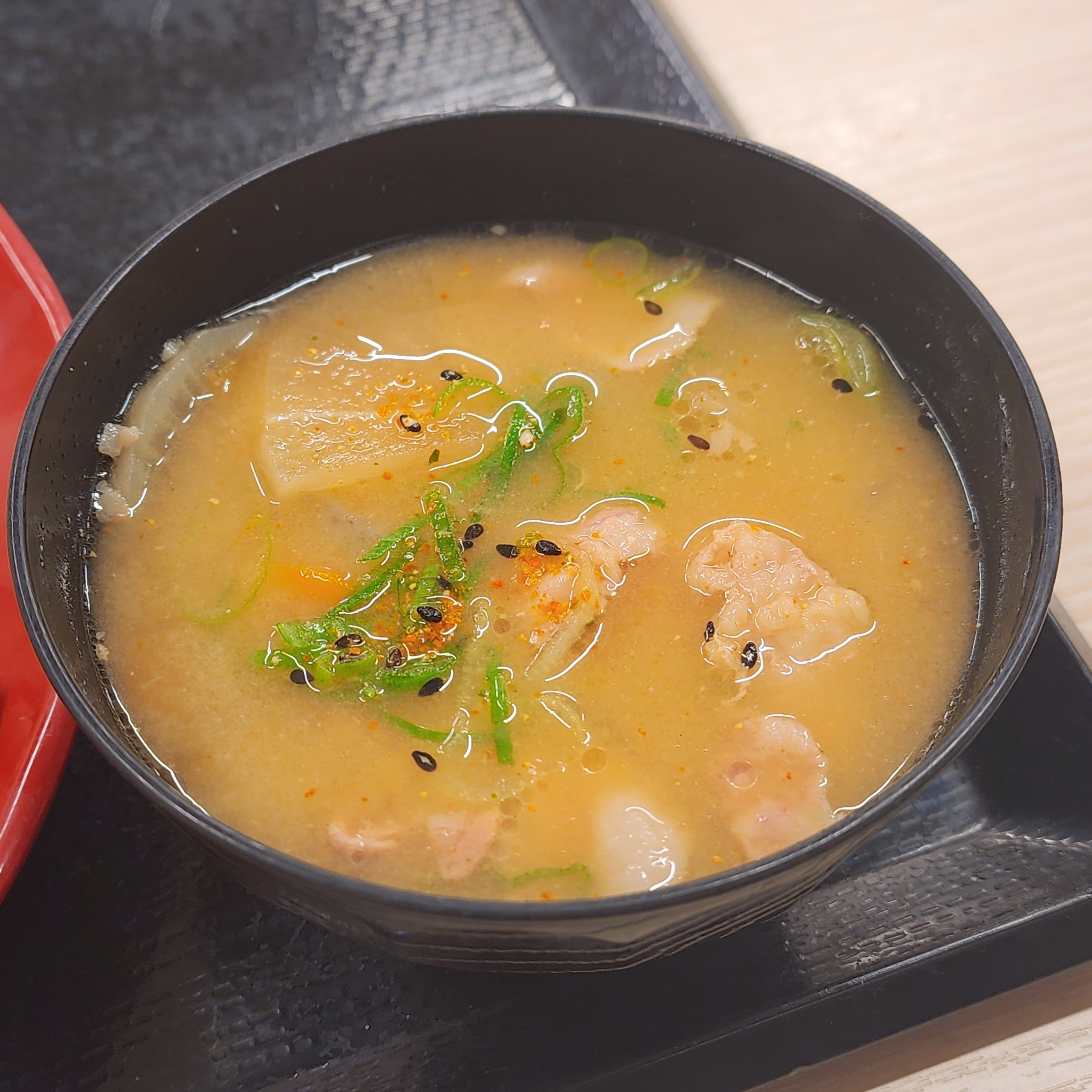 かつやのおすすめメニュー「牛バラ焼きとロースカツの合い盛り定食」