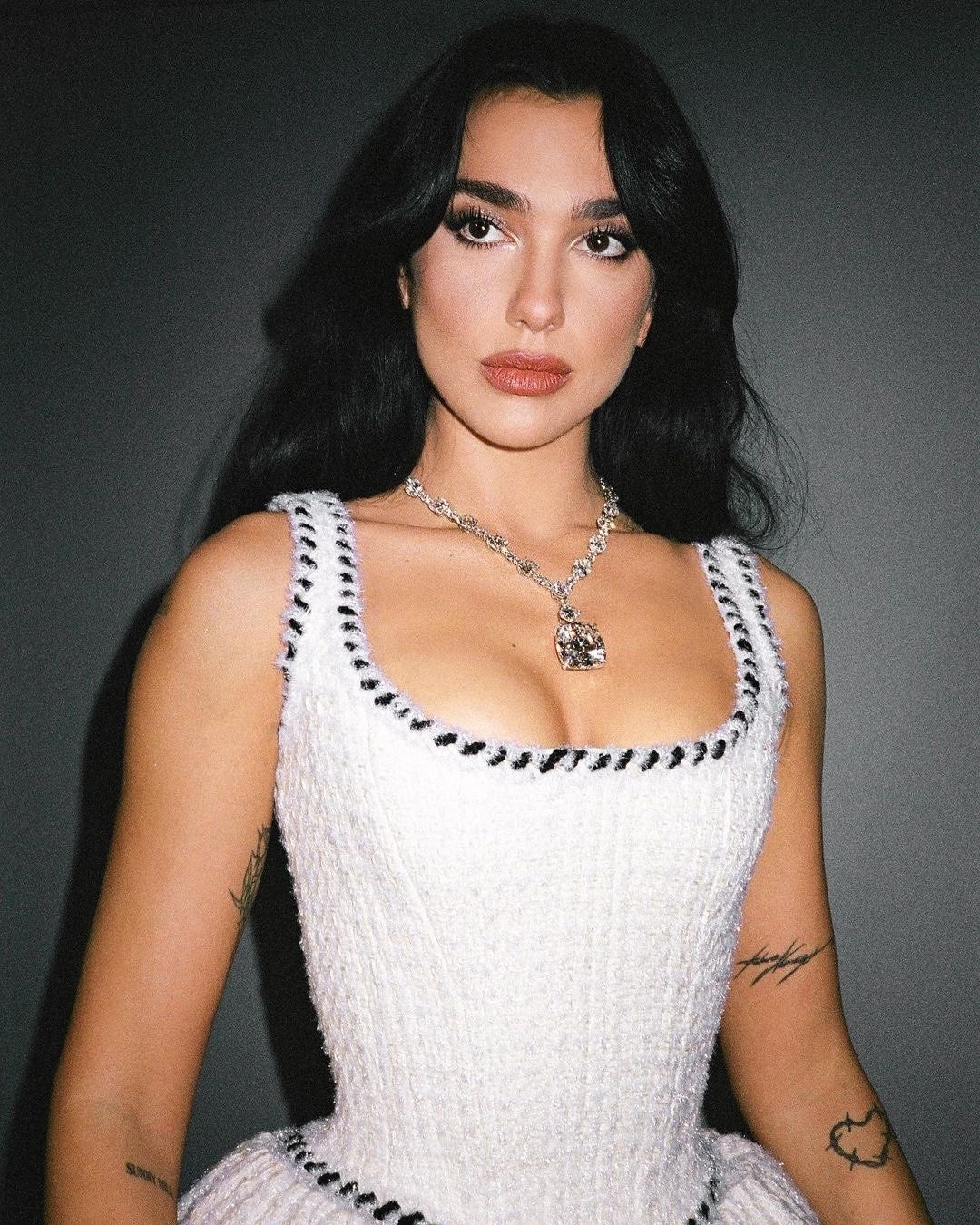 dua lipa sexy clothes Netflix Announces Michael Bolton's Big, Sexy Valentine's Day Special, Three  New Stand-Up Specials main image 0