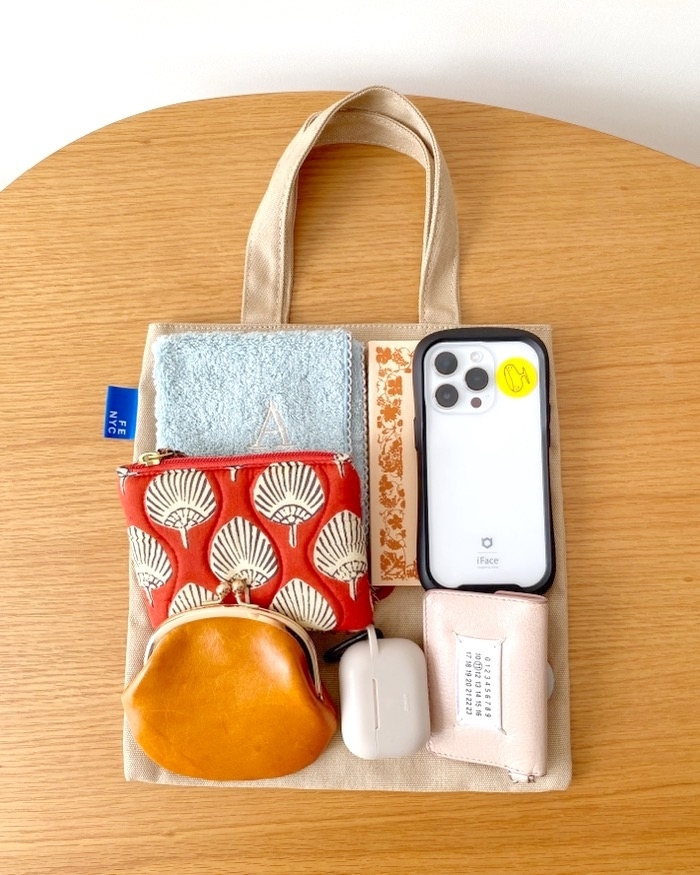 ニコアンドのオススメのバッグ「【Fishs Eddy(フィッシュエディ)】カラーロゴトートバッグS」