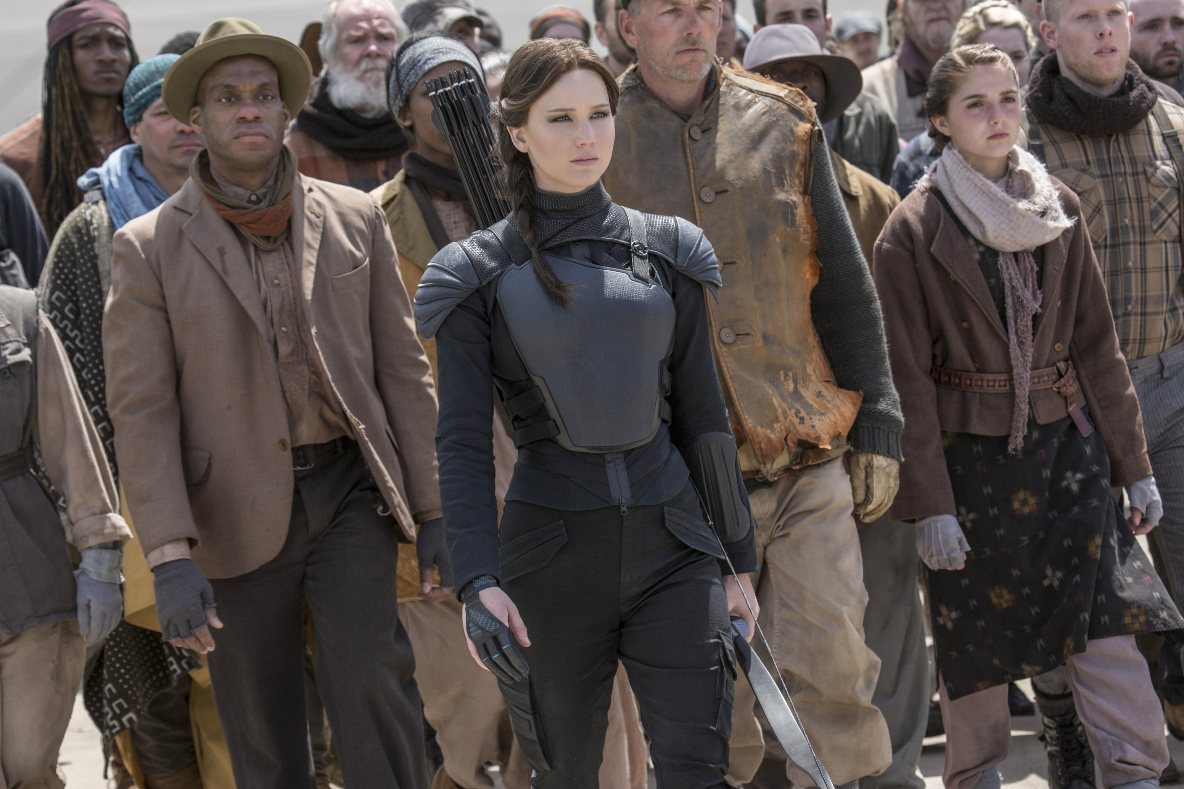 katniss with an army of people behind her