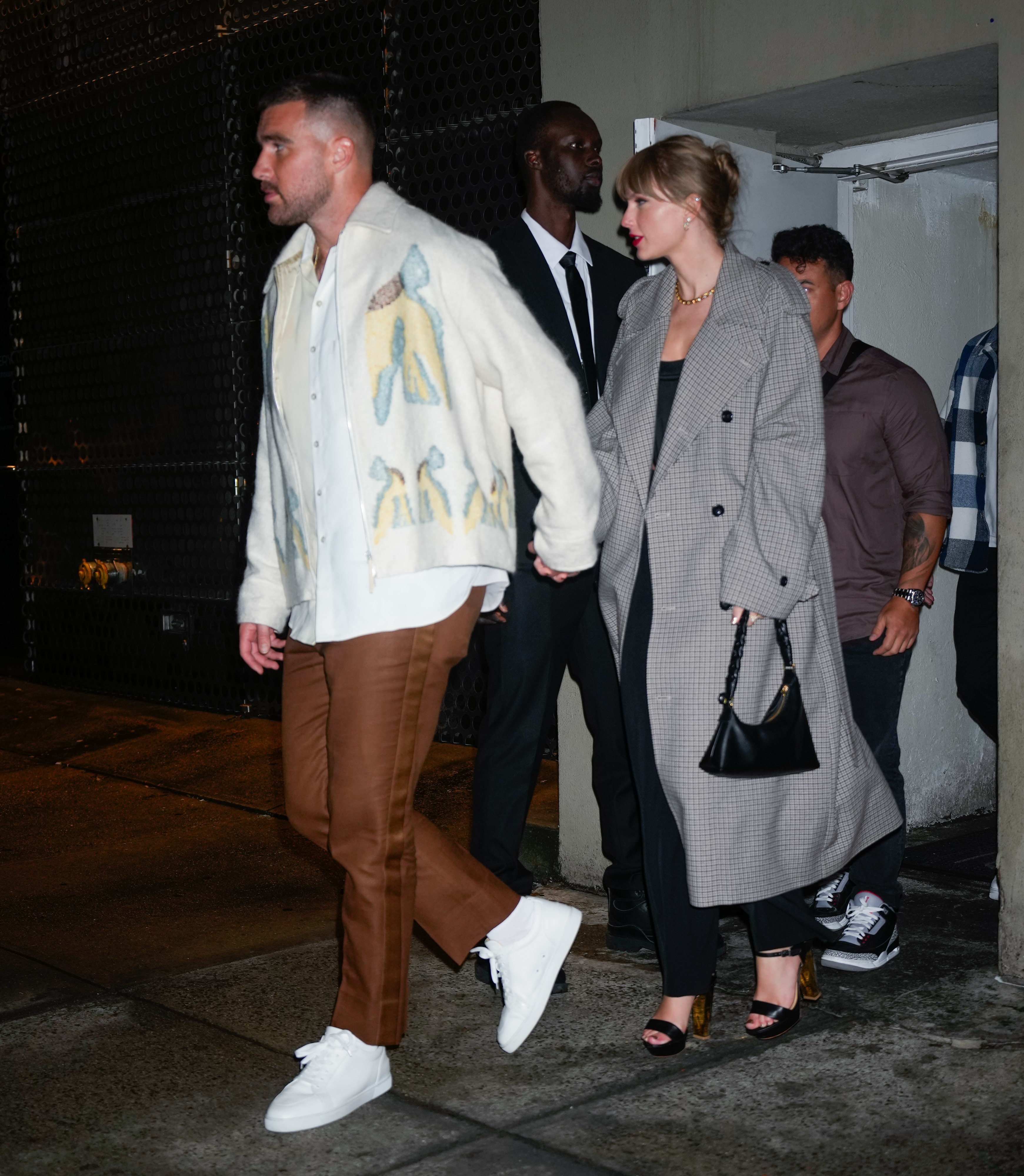 Inside Taylor Swift and Travis Kelce's PDA-Filled Date Night