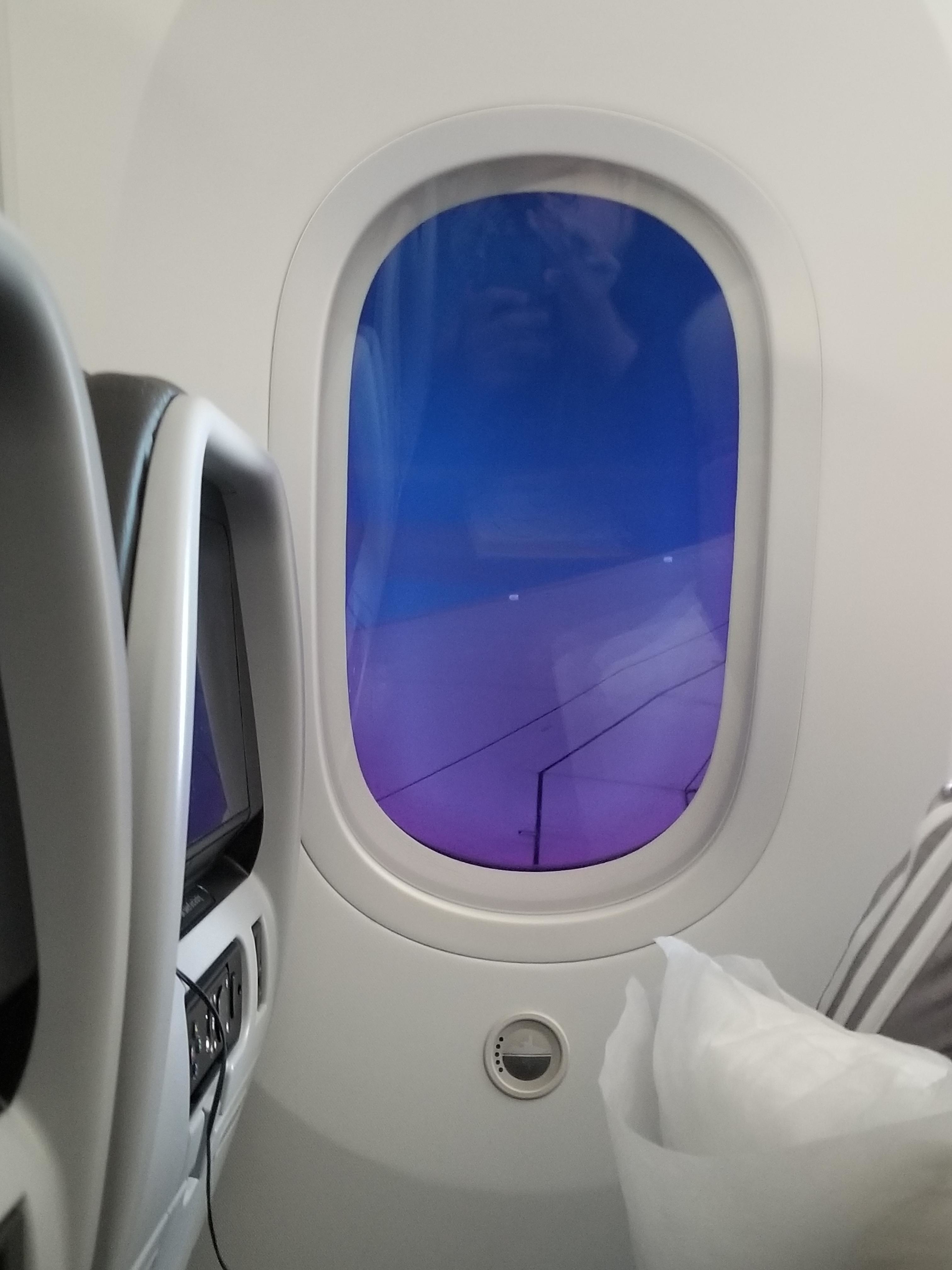 An adjustable plane window