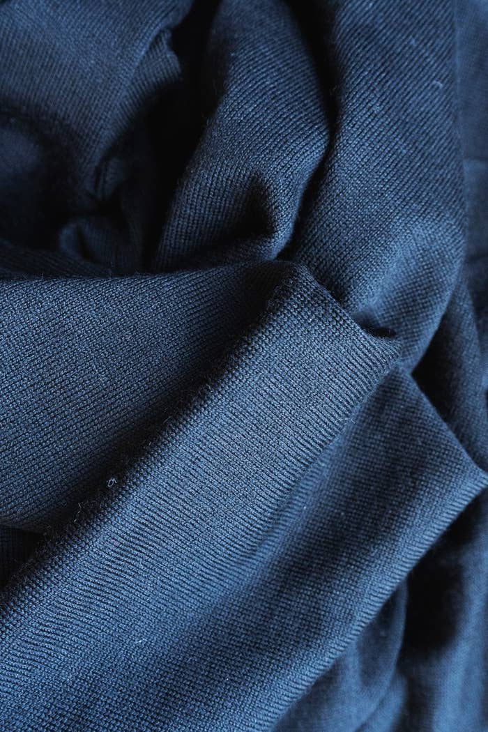 ユニクロのオススメトップス「エクストラファインメリノクルーネックセーター(長袖)」