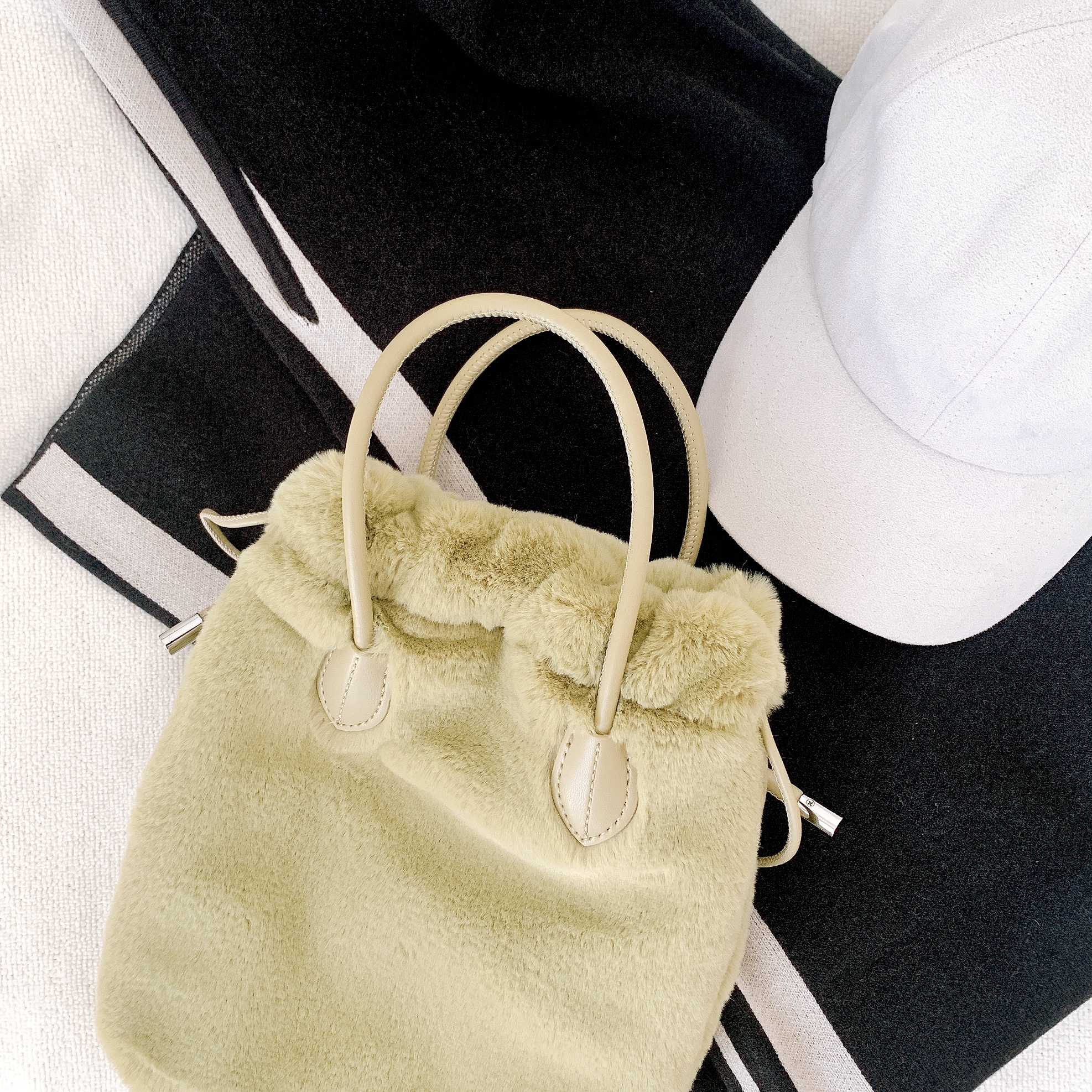 niko and…(ニコアンド)のおすすめのレディースアイテム「なめらかソフトニットパンツ」