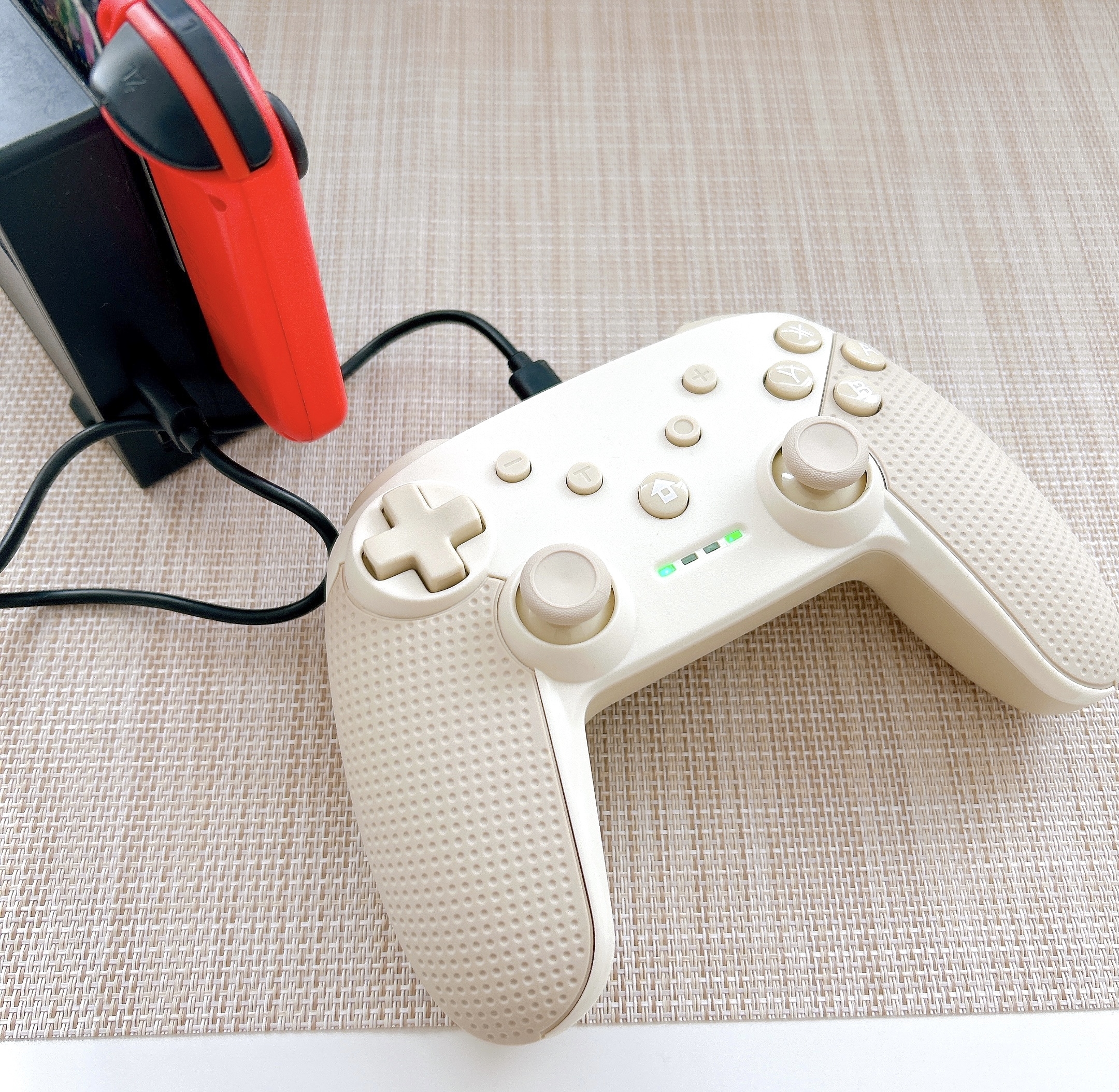 3COINS(スリーコインズ)のおすすめ家電「ワイヤレスゲームコントローラー」