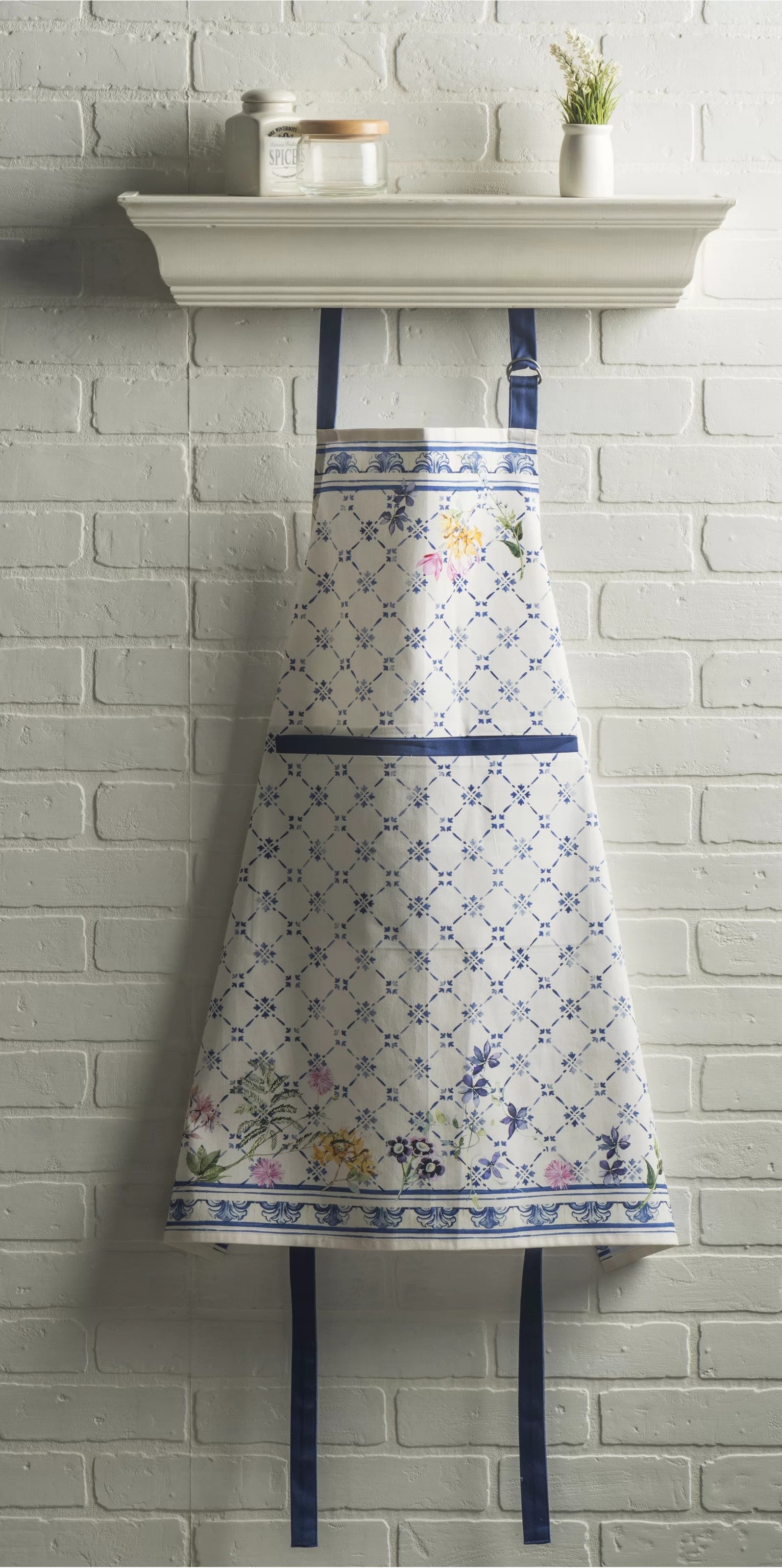 The apron in a blue and white design