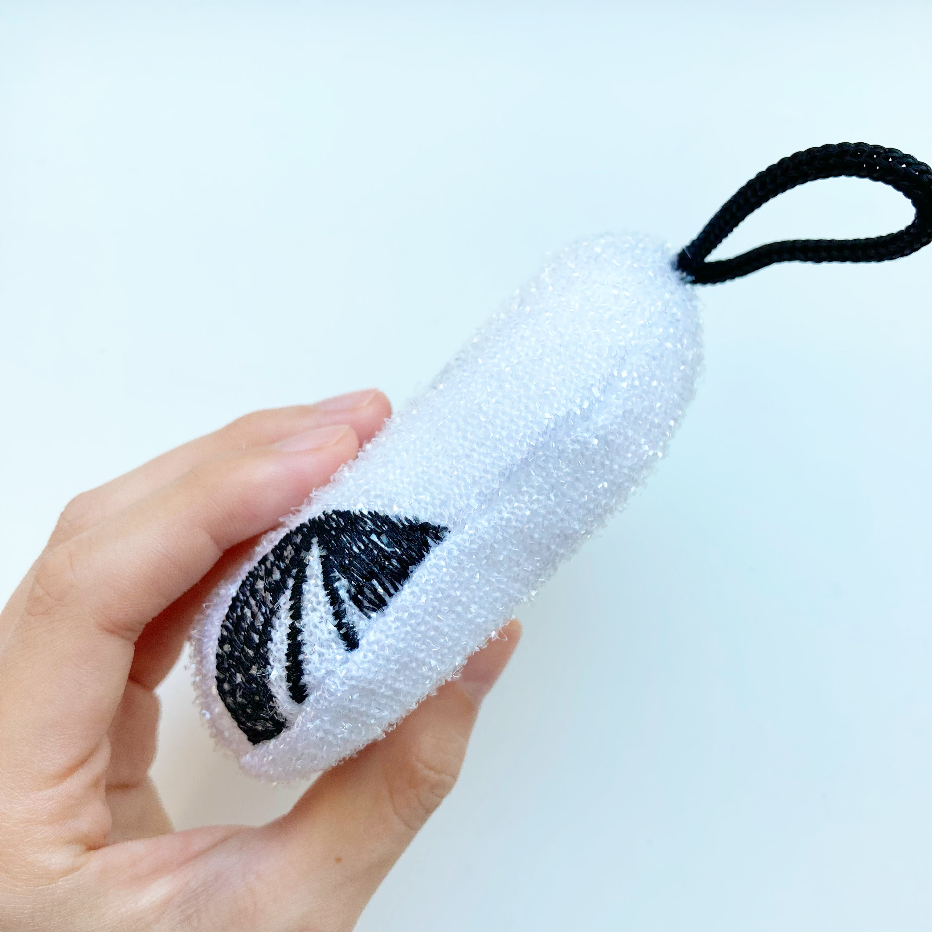 CanDo(キャンドゥ)のキッチンアイテム「キラキラキッチンスポンジシマエナガ」