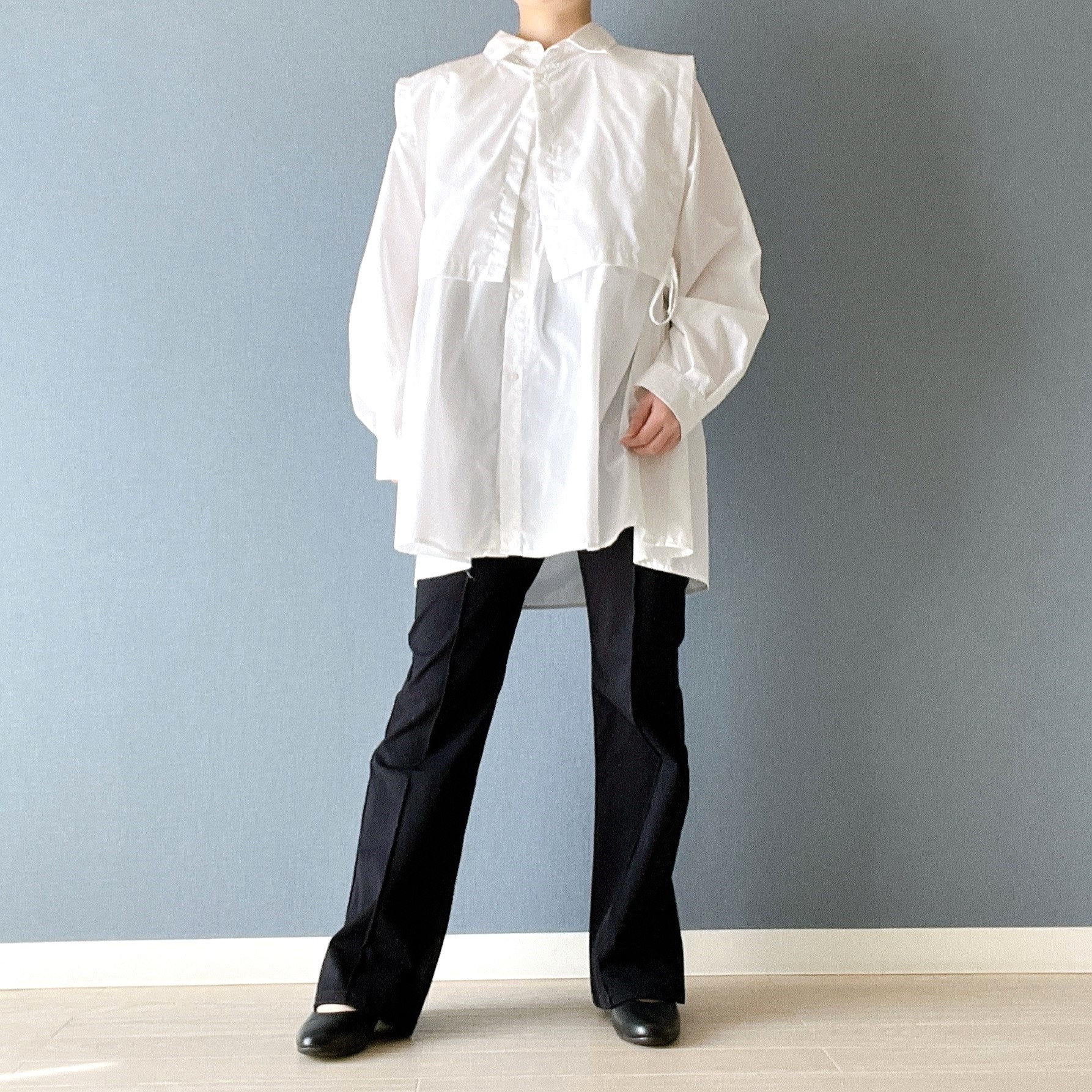 無印良品のオススメのパンツ「ストレッチピンタックフレアレギンスパンツ」のコーディネート