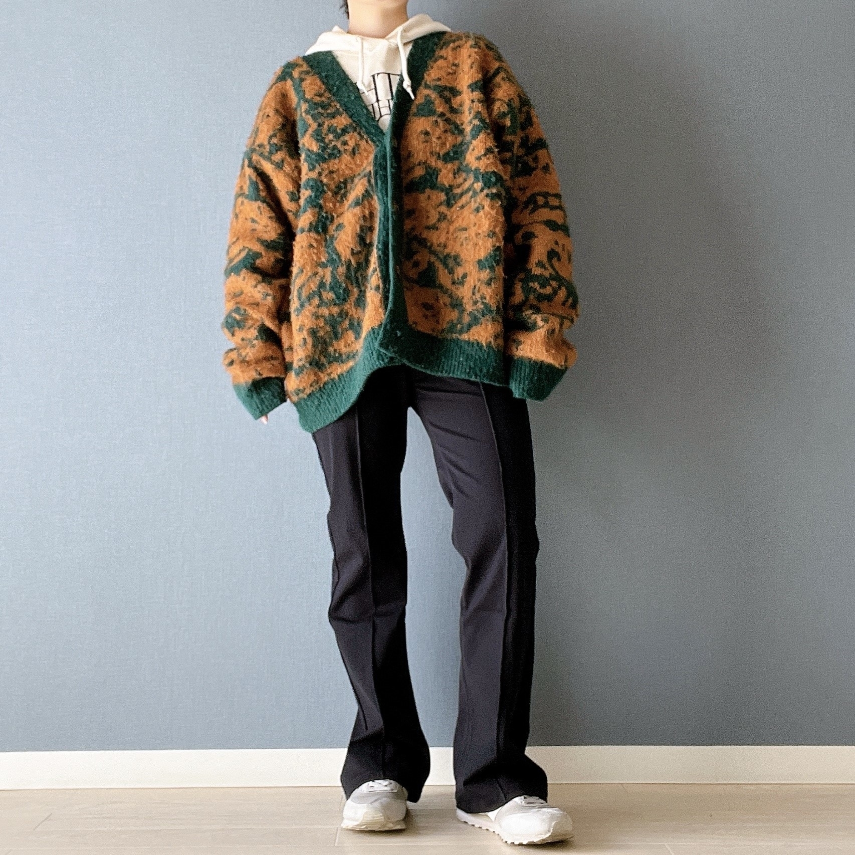 無印良品のオススメのパンツ「ストレッチピンタックフレアレギンスパンツ」のコーディネート