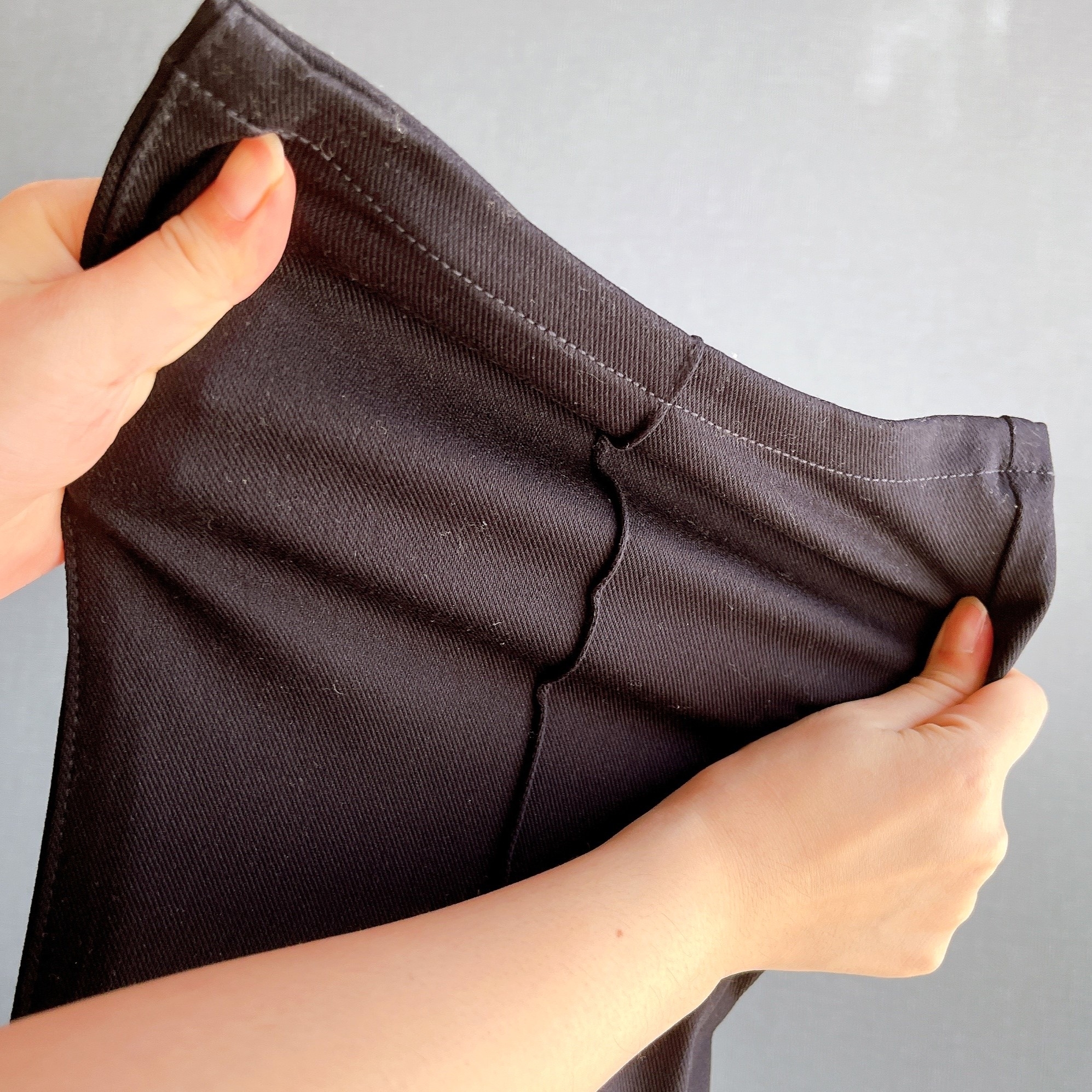 無印良品のオススメのパンツ「ストレッチピンタックフレアレギンスパンツ」