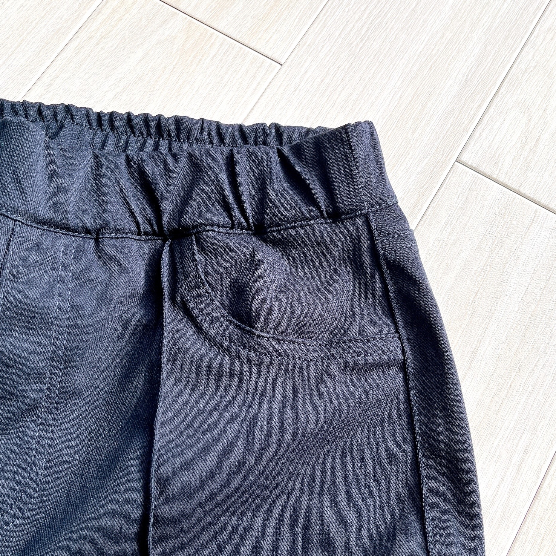 無印良品のオススメのパンツ「ストレッチピンタックフレアレギンスパンツ」