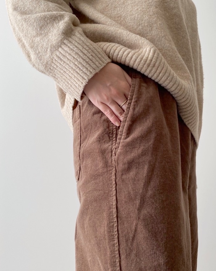 無印良品のオススメのパンツ「コーデュロイストレートイージーパンツ」