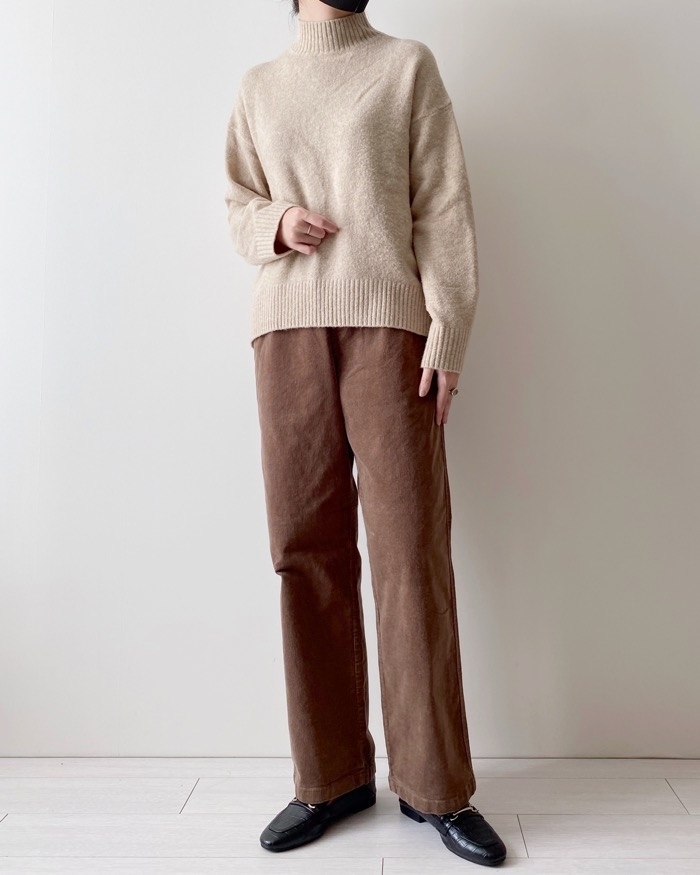 無印良品のオススメのパンツ「コーデュロイストレートイージーパンツ」