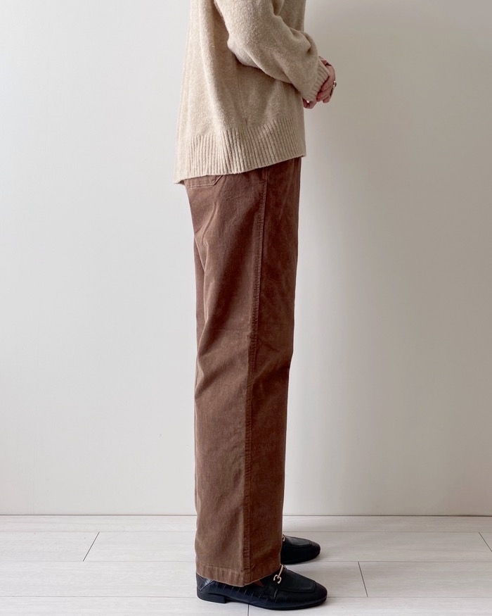 無印良品のオススメのパンツ「コーデュロイストレートイージーパンツ」