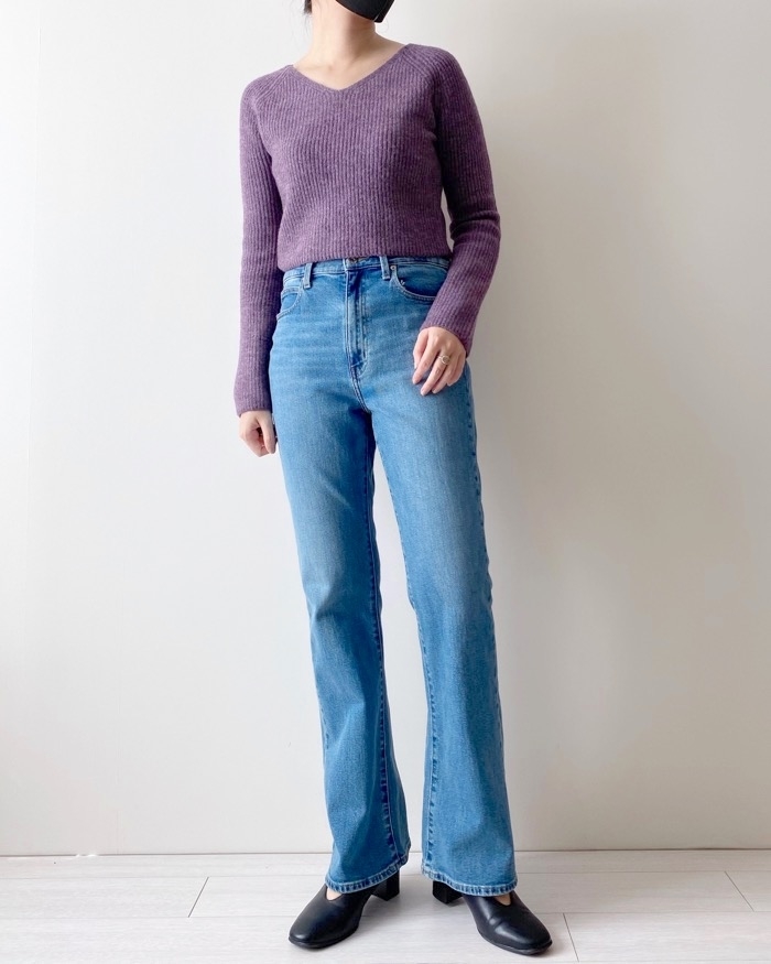 GUのオススメのトップス「パフィータッチVネッククロップドセーター（長袖）」