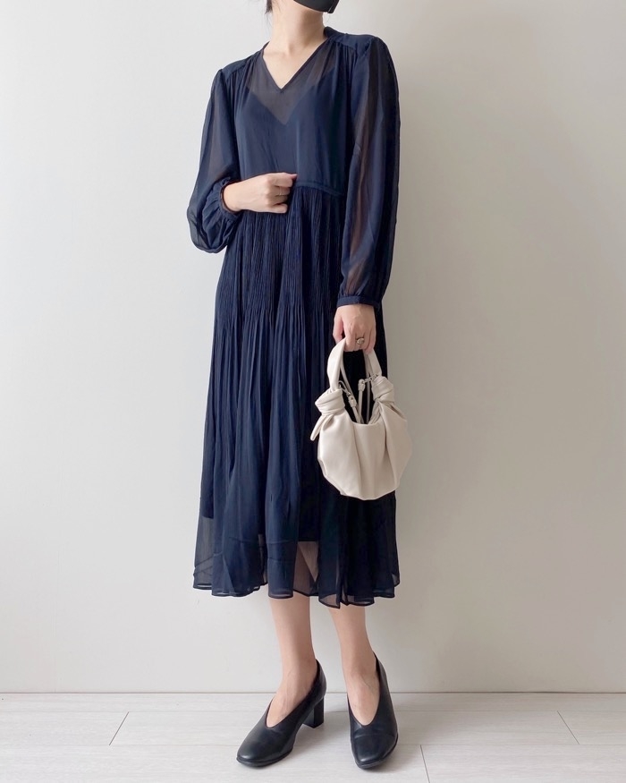 ユニクロのオススメのワンピース「シフォンプリーツワンピース」