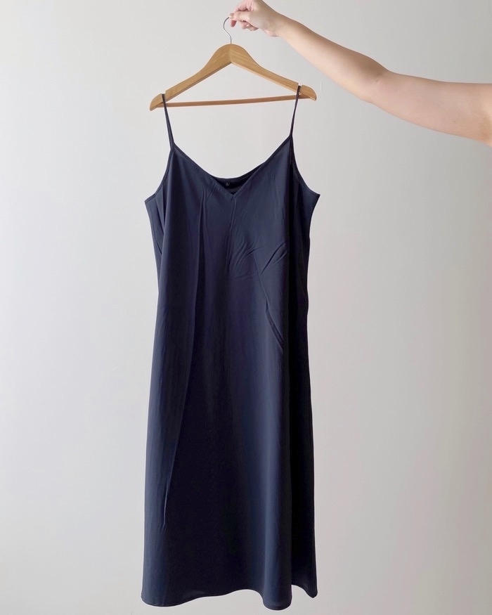 ユニクロのオススメのワンピース「シフォンプリーツワンピース」