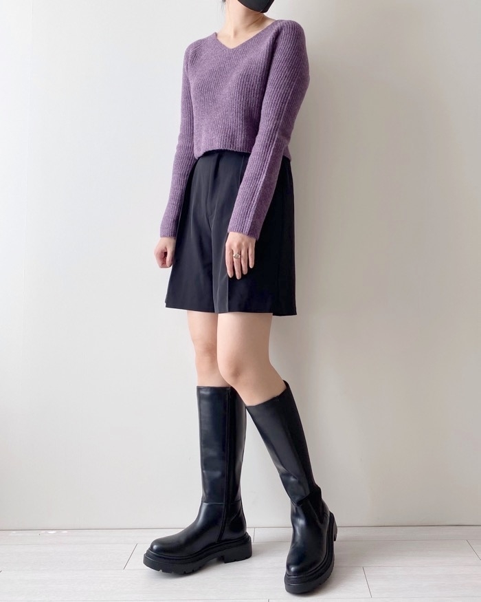 GUのオススメのトップス「パフィータッチVネッククロップドセーター（長袖）」