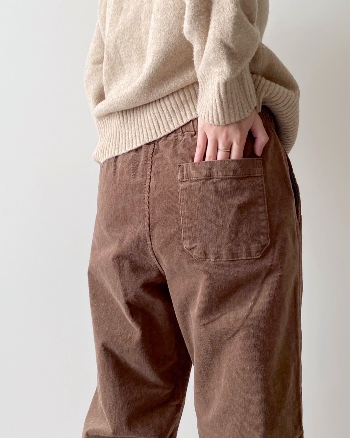 無印良品のオススメのパンツ「コーデュロイストレートイージーパンツ」