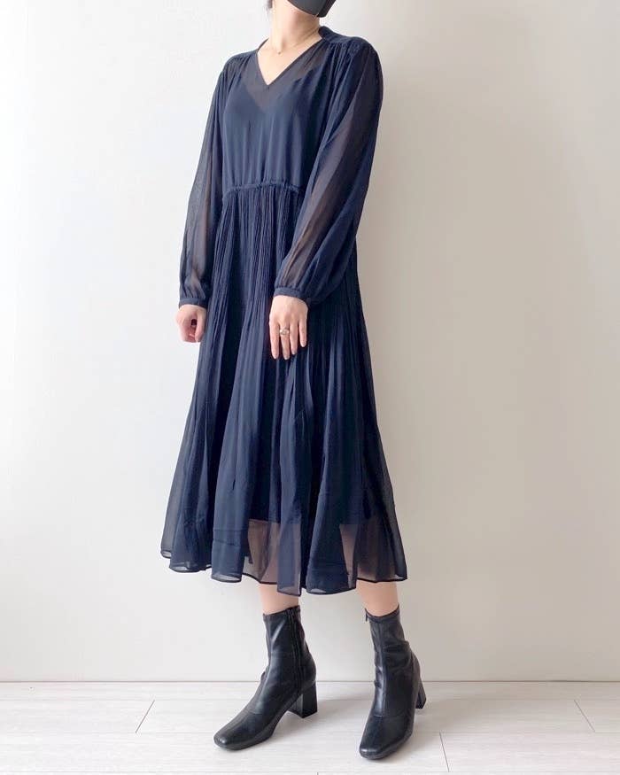 ユニクロのオススメのワンピース「シフォンプリーツワンピース」