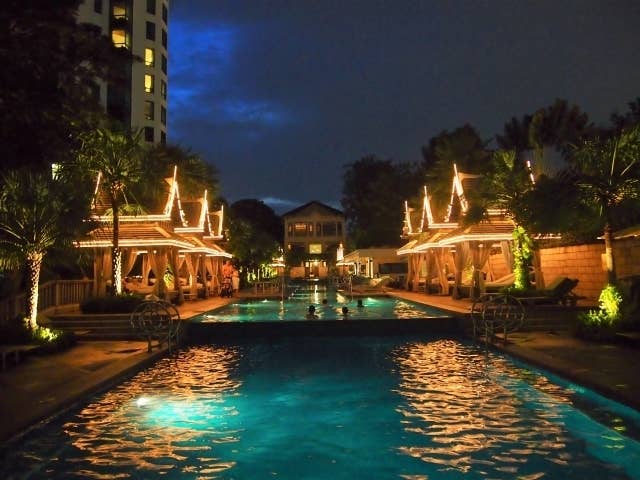 画像ACより ナイトプール